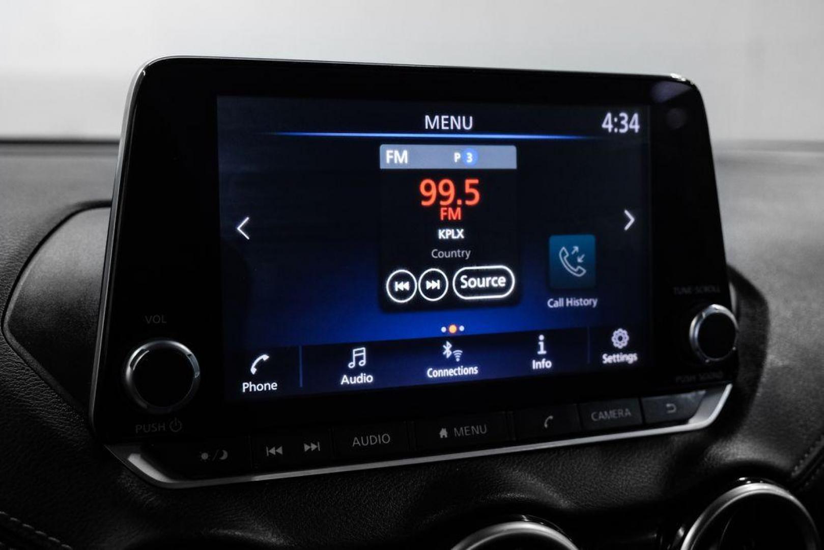 2020 Aspen White Tricoat /Charcoal Nissan Sentra SV (3N1AB8CVXLY) with an 2.0L DOHC engine, CVT transmission, located at 15300 Midway Rd., Addison, TX, 75001, (972) 702-0011, 32.958321, -96.838074 - Photo#25