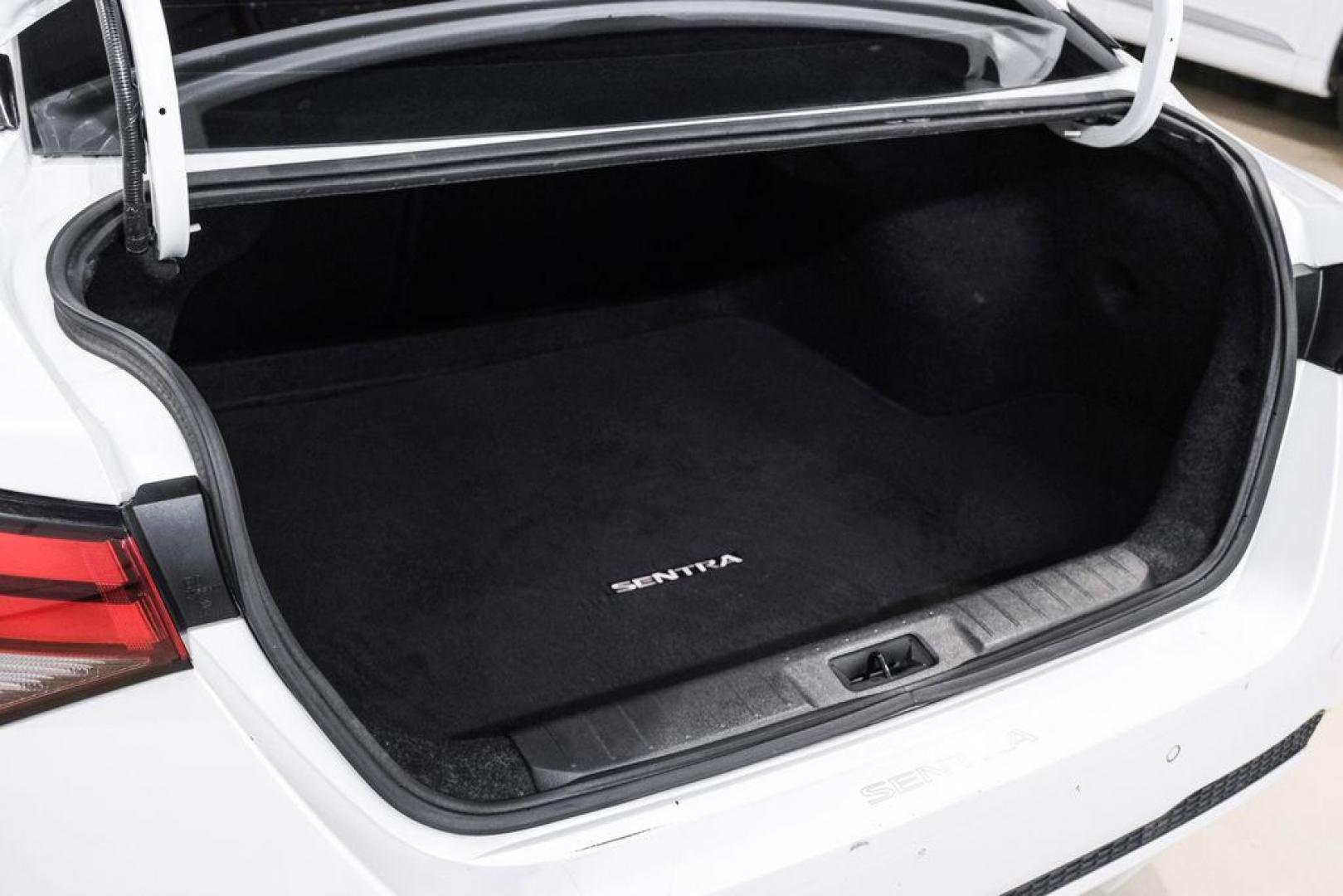 2020 Aspen White Tricoat /Charcoal Nissan Sentra SV (3N1AB8CVXLY) with an 2.0L DOHC engine, CVT transmission, located at 15300 Midway Rd., Addison, TX, 75001, (972) 702-0011, 32.958321, -96.838074 - Photo#50