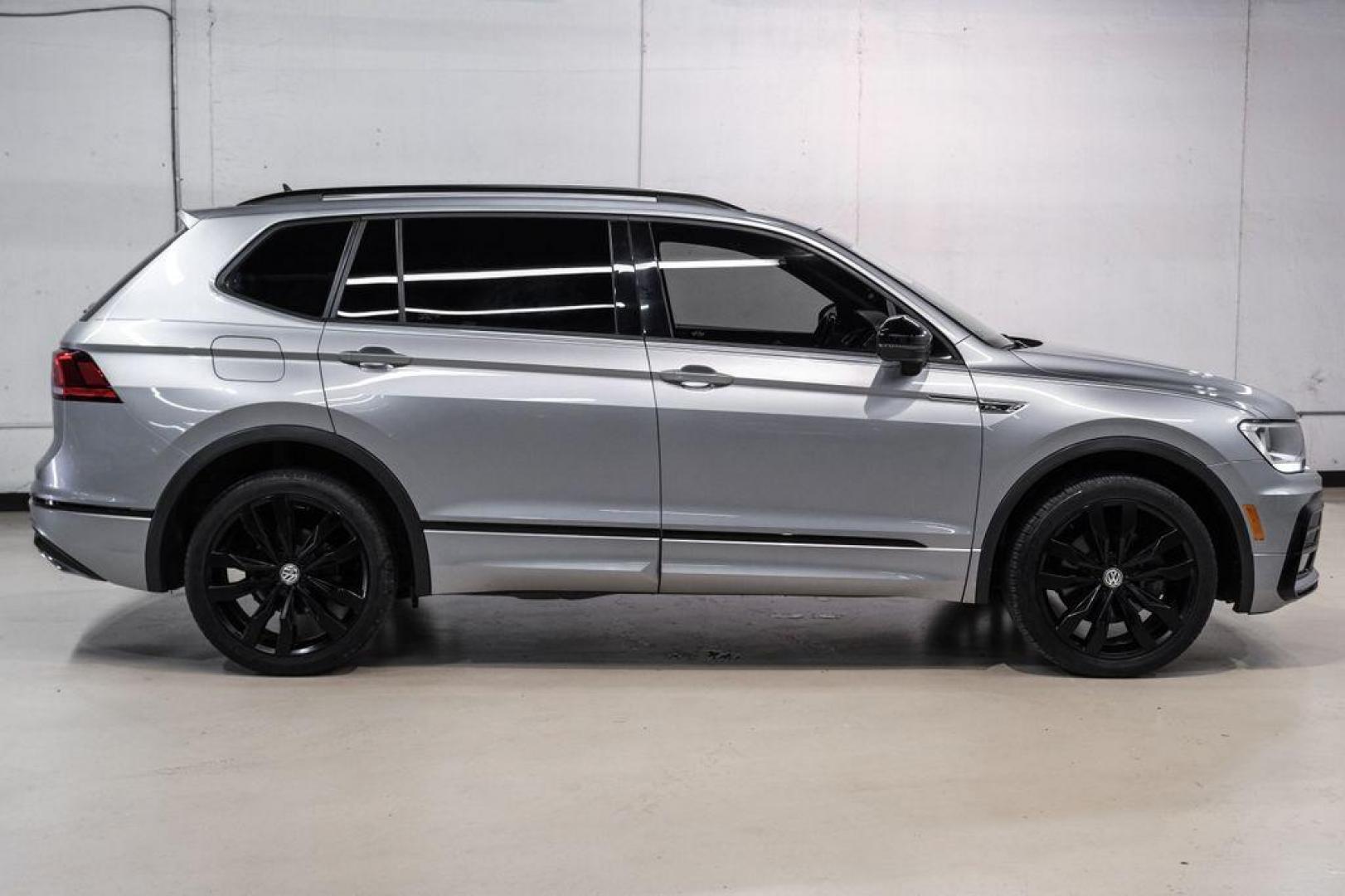 2020 Silver Metallic /Storm Gray Volkswagen Tiguan 2.0T SE R-Line Black (3VV3B7AX3LM) with an 2.0L TSI DOHC engine, Automatic transmission, located at 15300 Midway Rd., Addison, TX, 75001, (972) 702-0011, 32.958321, -96.838074 - Photo#7