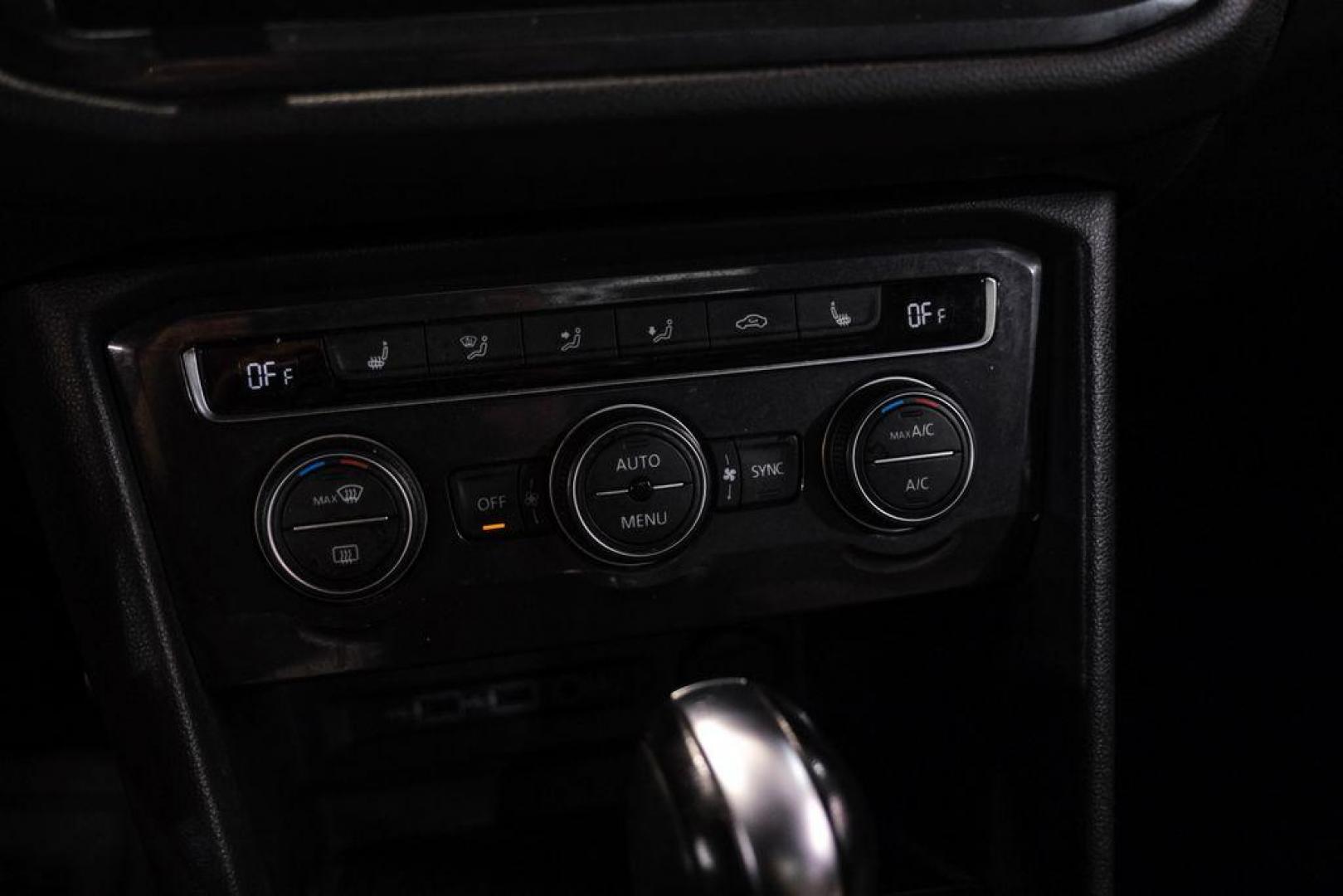 2020 Silver Metallic /Storm Gray Volkswagen Tiguan 2.0T SE R-Line Black (3VV3B7AX3LM) with an 2.0L TSI DOHC engine, Automatic transmission, located at 15300 Midway Rd., Addison, TX, 75001, (972) 702-0011, 32.958321, -96.838074 - Photo#26