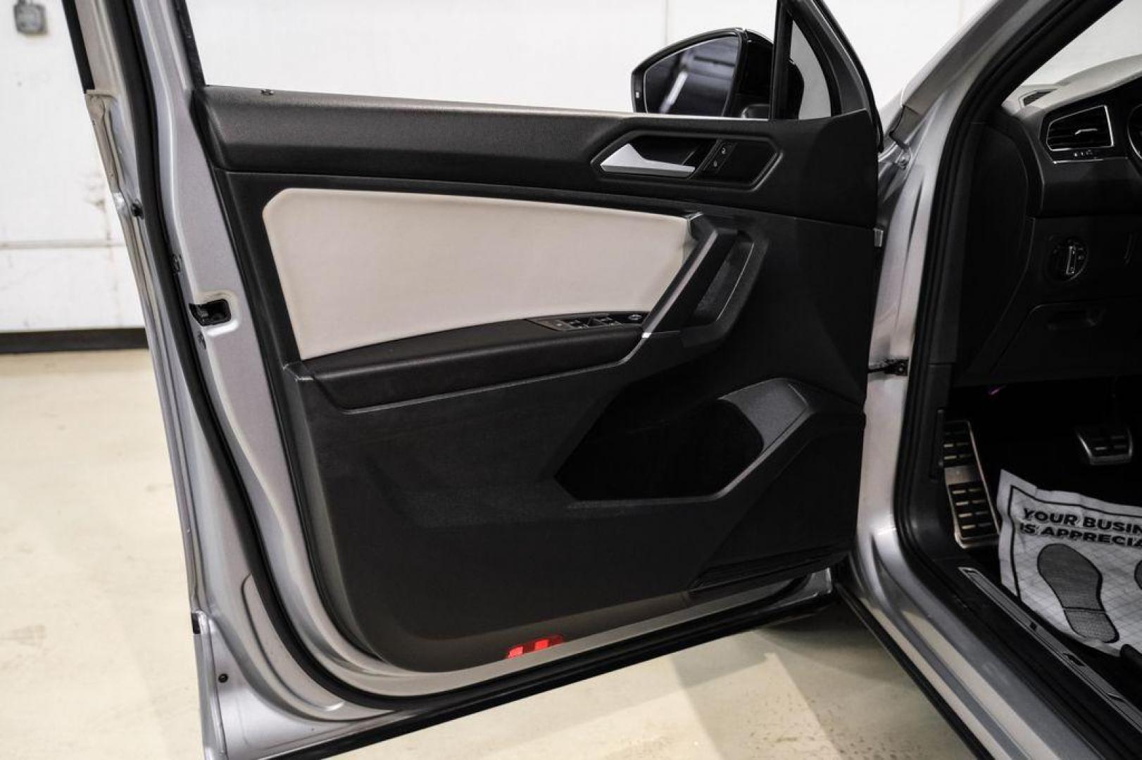 2020 Silver Metallic /Storm Gray Volkswagen Tiguan 2.0T SE R-Line Black (3VV3B7AX3LM) with an 2.0L TSI DOHC engine, Automatic transmission, located at 15300 Midway Rd., Addison, TX, 75001, (972) 702-0011, 32.958321, -96.838074 - Photo#39