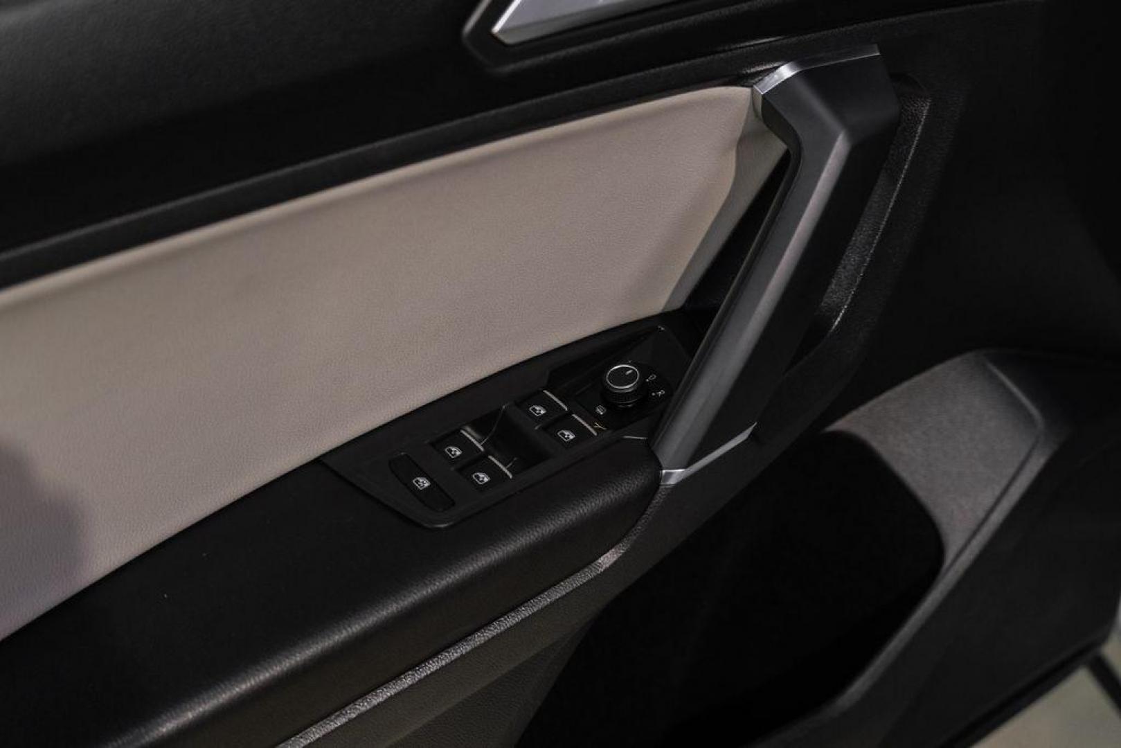 2020 Silver Metallic /Storm Gray Volkswagen Tiguan 2.0T SE R-Line Black (3VV3B7AX3LM) with an 2.0L TSI DOHC engine, Automatic transmission, located at 15300 Midway Rd., Addison, TX, 75001, (972) 702-0011, 32.958321, -96.838074 - Photo#40