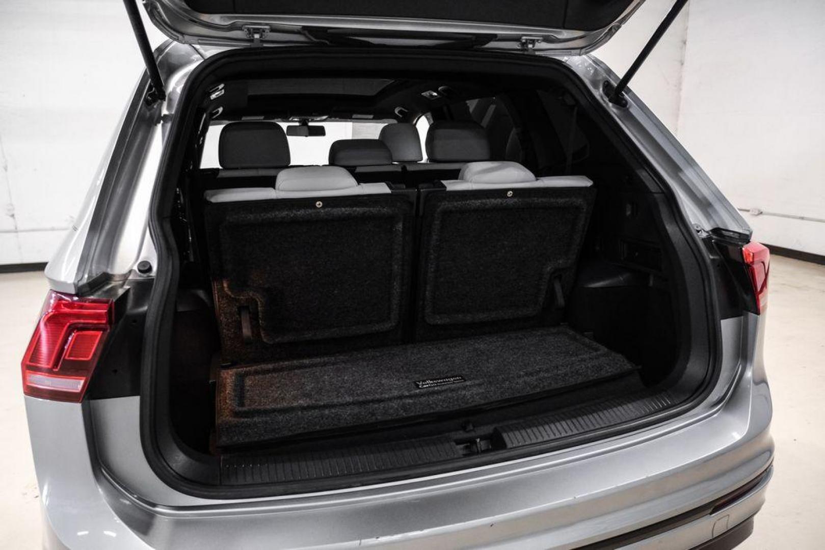 2020 Silver Metallic /Storm Gray Volkswagen Tiguan 2.0T SE R-Line Black (3VV3B7AX3LM) with an 2.0L TSI DOHC engine, Automatic transmission, located at 15300 Midway Rd., Addison, TX, 75001, (972) 702-0011, 32.958321, -96.838074 - Photo#49