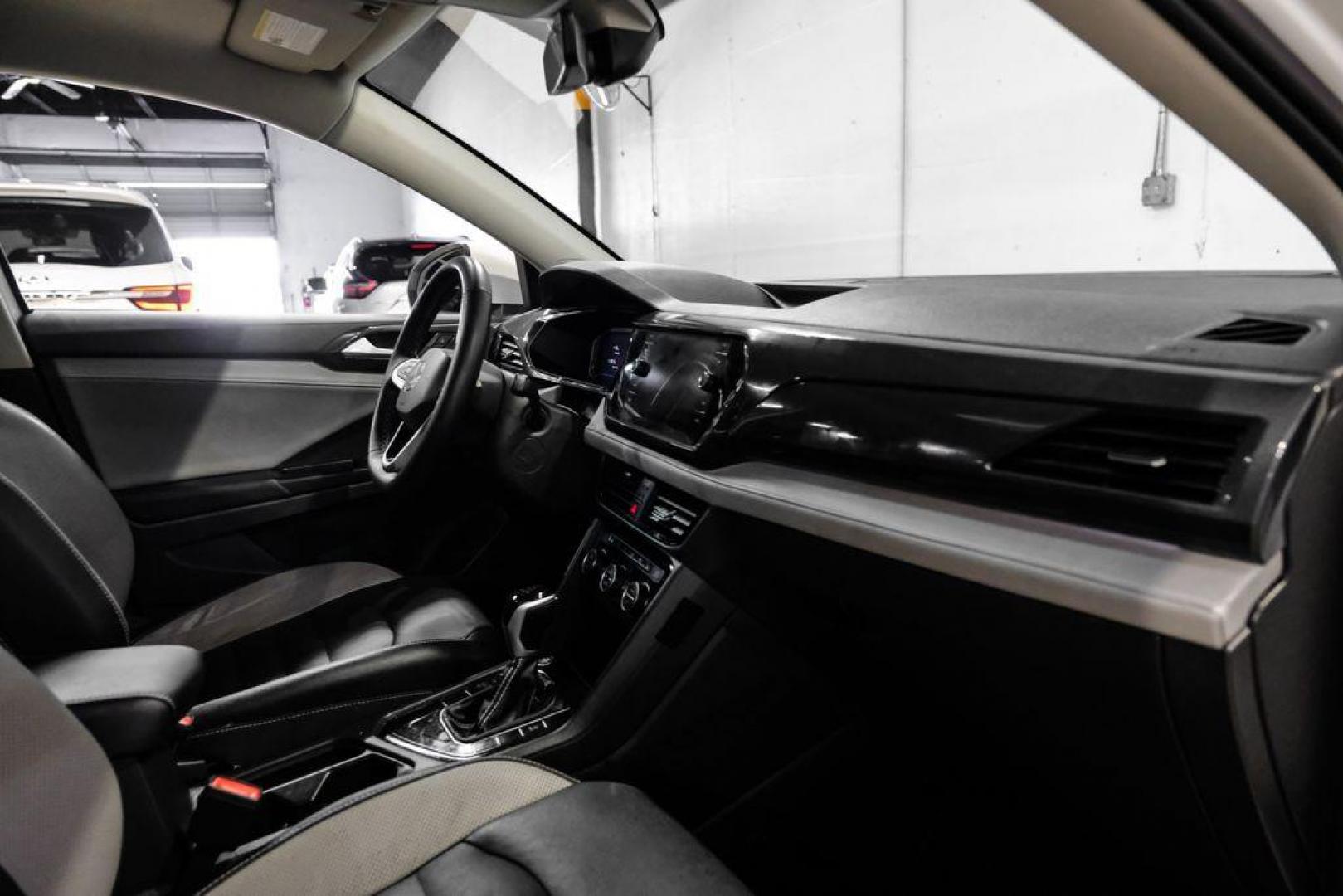 2022 Pure White /Gray/Black Volkswagen Taos 1.5T SEL (3VV1X7B28NM) with an 1.5L I4 Turbocharged DOHC 16V LEV3-SULEV30 158hp engine, Automatic transmission, located at 15300 Midway Rd., Addison, TX, 75001, (972) 702-0011, 32.958321, -96.838074 - Photo#14