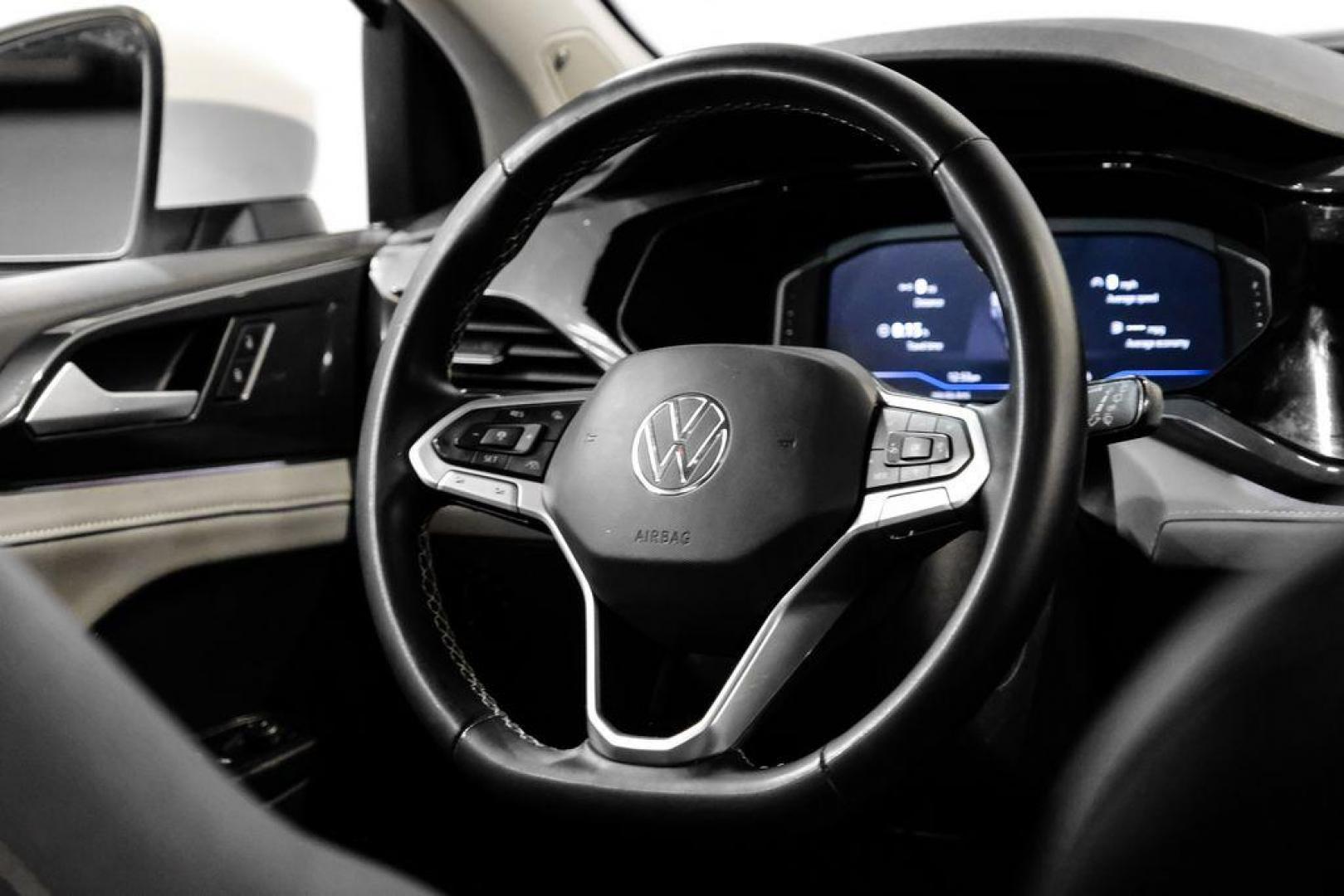 2022 Pure White /Gray/Black Volkswagen Taos 1.5T SEL (3VV1X7B28NM) with an 1.5L I4 Turbocharged DOHC 16V LEV3-SULEV30 158hp engine, Automatic transmission, located at 15300 Midway Rd., Addison, TX, 75001, (972) 702-0011, 32.958321, -96.838074 - Photo#16