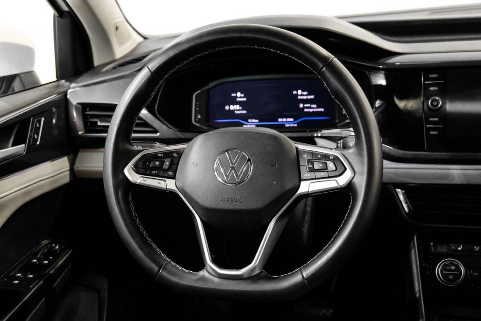 2022 Pure White /Gray/Black Volkswagen Taos 1.5T SEL (3VV1X7B28NM) with an 1.5L I4 Turbocharged DOHC 16V LEV3-SULEV30 158hp engine, Automatic transmission, located at 15300 Midway Rd., Addison, TX, 75001, (972) 702-0011, 32.958321, -96.838074 - Photo#17