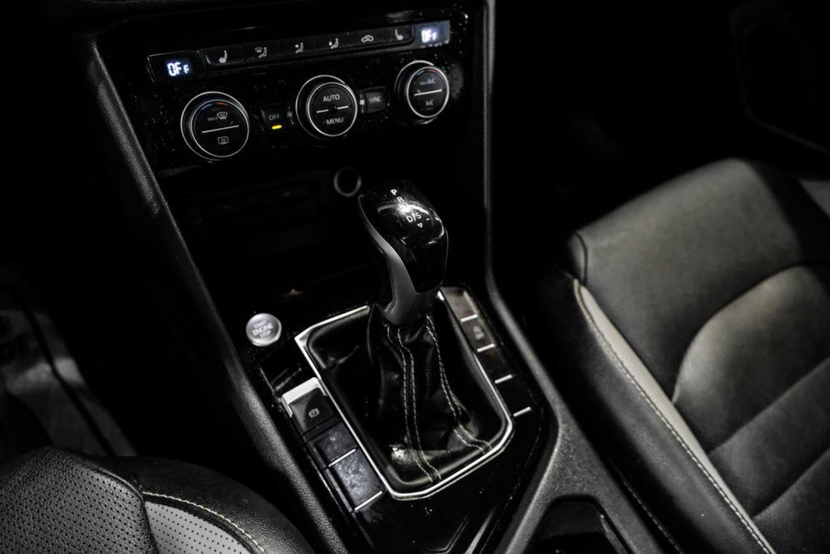 2022 Pure White /Gray/Black Volkswagen Taos 1.5T SEL (3VV1X7B28NM) with an 1.5L I4 Turbocharged DOHC 16V LEV3-SULEV30 158hp engine, Automatic transmission, located at 15300 Midway Rd., Addison, TX, 75001, (972) 702-0011, 32.958321, -96.838074 - Photo#24