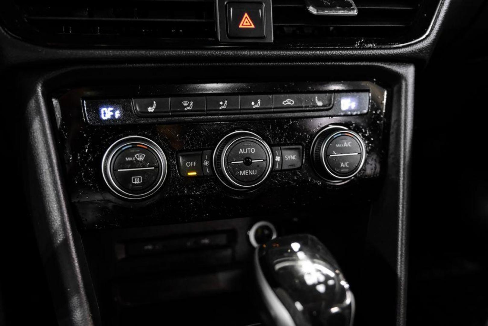 2022 Pure White /Gray/Black Volkswagen Taos 1.5T SEL (3VV1X7B28NM) with an 1.5L I4 Turbocharged DOHC 16V LEV3-SULEV30 158hp engine, Automatic transmission, located at 15300 Midway Rd., Addison, TX, 75001, (972) 702-0011, 32.958321, -96.838074 - Photo#25