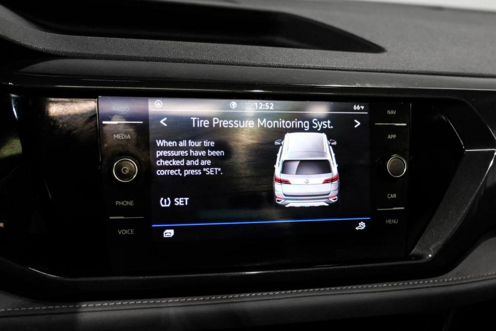 2022 Pure White /Gray/Black Volkswagen Taos 1.5T SEL (3VV1X7B28NM) with an 1.5L I4 Turbocharged DOHC 16V LEV3-SULEV30 158hp engine, Automatic transmission, located at 15300 Midway Rd., Addison, TX, 75001, (972) 702-0011, 32.958321, -96.838074 - Photo#26