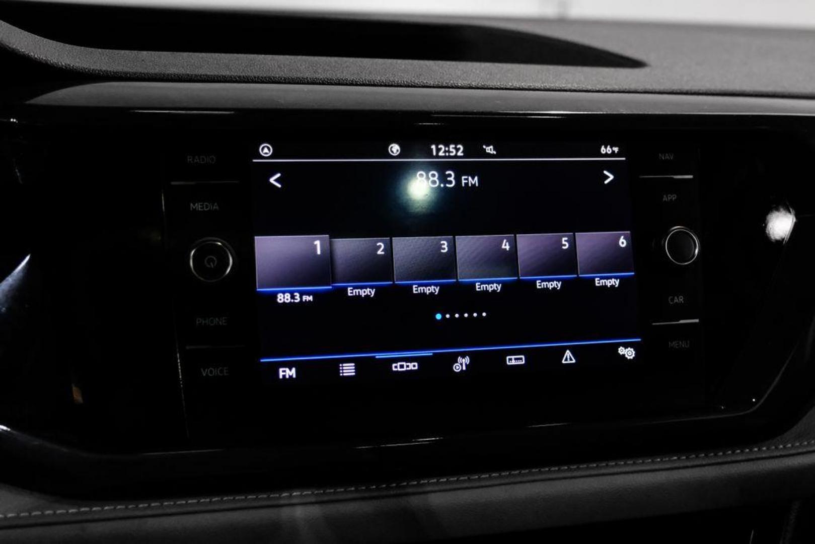 2022 Pure White /Gray/Black Volkswagen Taos 1.5T SEL (3VV1X7B28NM) with an 1.5L I4 Turbocharged DOHC 16V LEV3-SULEV30 158hp engine, Automatic transmission, located at 15300 Midway Rd., Addison, TX, 75001, (972) 702-0011, 32.958321, -96.838074 - Photo#27