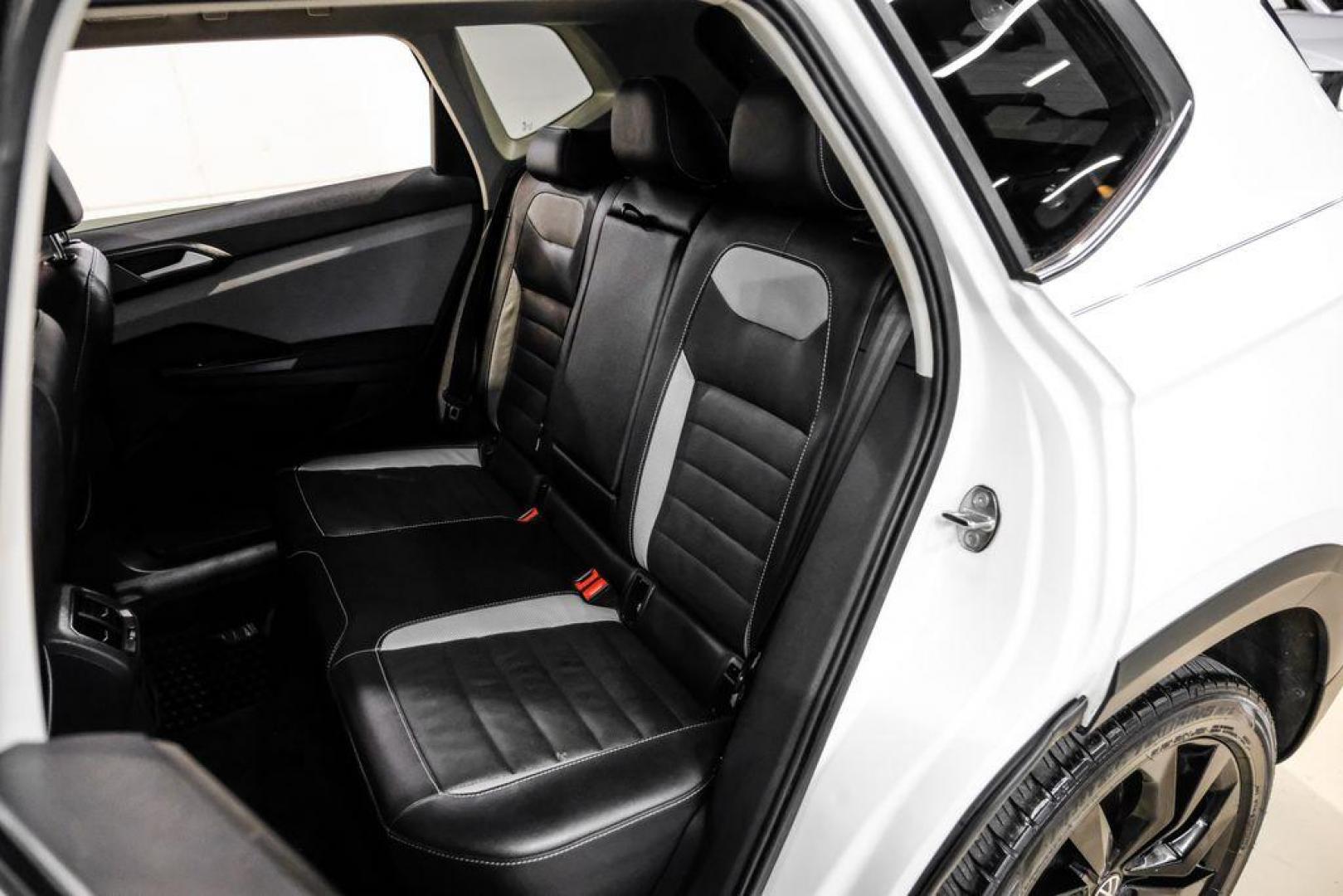 2022 Pure White /Gray/Black Volkswagen Taos 1.5T SEL (3VV1X7B28NM) with an 1.5L I4 Turbocharged DOHC 16V LEV3-SULEV30 158hp engine, Automatic transmission, located at 15300 Midway Rd., Addison, TX, 75001, (972) 702-0011, 32.958321, -96.838074 - Photo#41