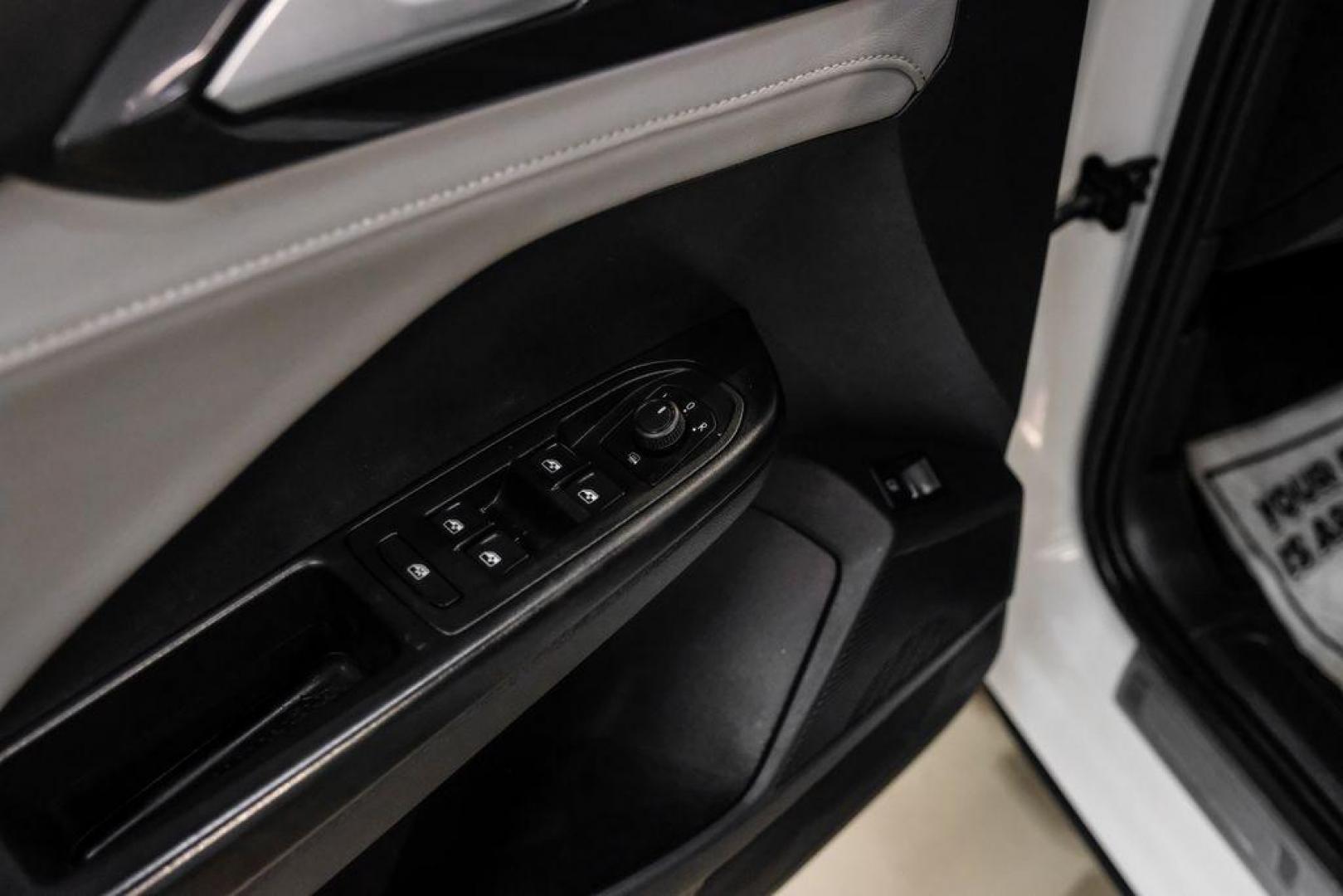 2022 Pure White /Gray/Black Volkswagen Taos 1.5T SEL (3VV1X7B28NM) with an 1.5L I4 Turbocharged DOHC 16V LEV3-SULEV30 158hp engine, Automatic transmission, located at 15300 Midway Rd., Addison, TX, 75001, (972) 702-0011, 32.958321, -96.838074 - Photo#45