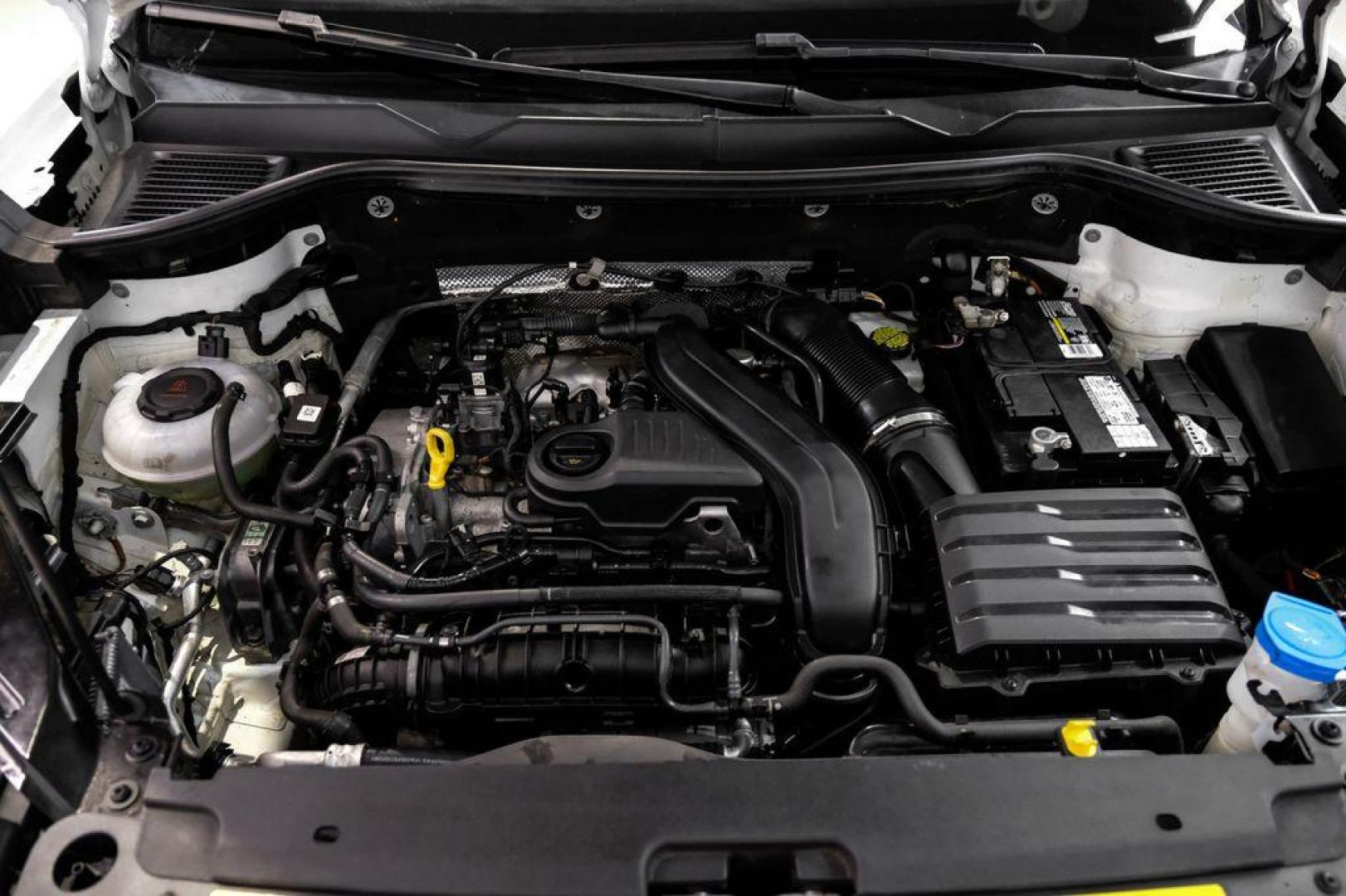 2022 Pure White /Gray/Black Volkswagen Taos 1.5T SEL (3VV1X7B28NM) with an 1.5L I4 Turbocharged DOHC 16V LEV3-SULEV30 158hp engine, Automatic transmission, located at 15300 Midway Rd., Addison, TX, 75001, (972) 702-0011, 32.958321, -96.838074 - Photo#52