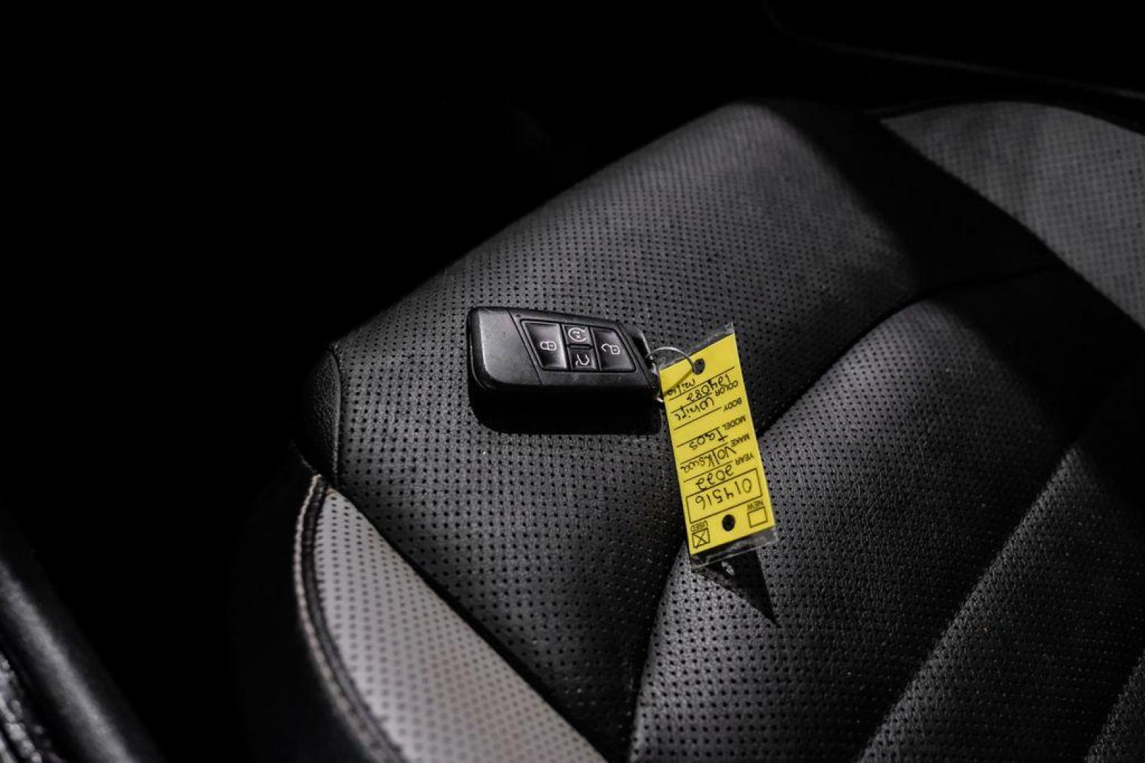 2022 Pure White /Gray/Black Volkswagen Taos 1.5T SEL (3VV1X7B28NM) with an 1.5L I4 Turbocharged DOHC 16V LEV3-SULEV30 158hp engine, Automatic transmission, located at 15300 Midway Rd., Addison, TX, 75001, (972) 702-0011, 32.958321, -96.838074 - Photo#59