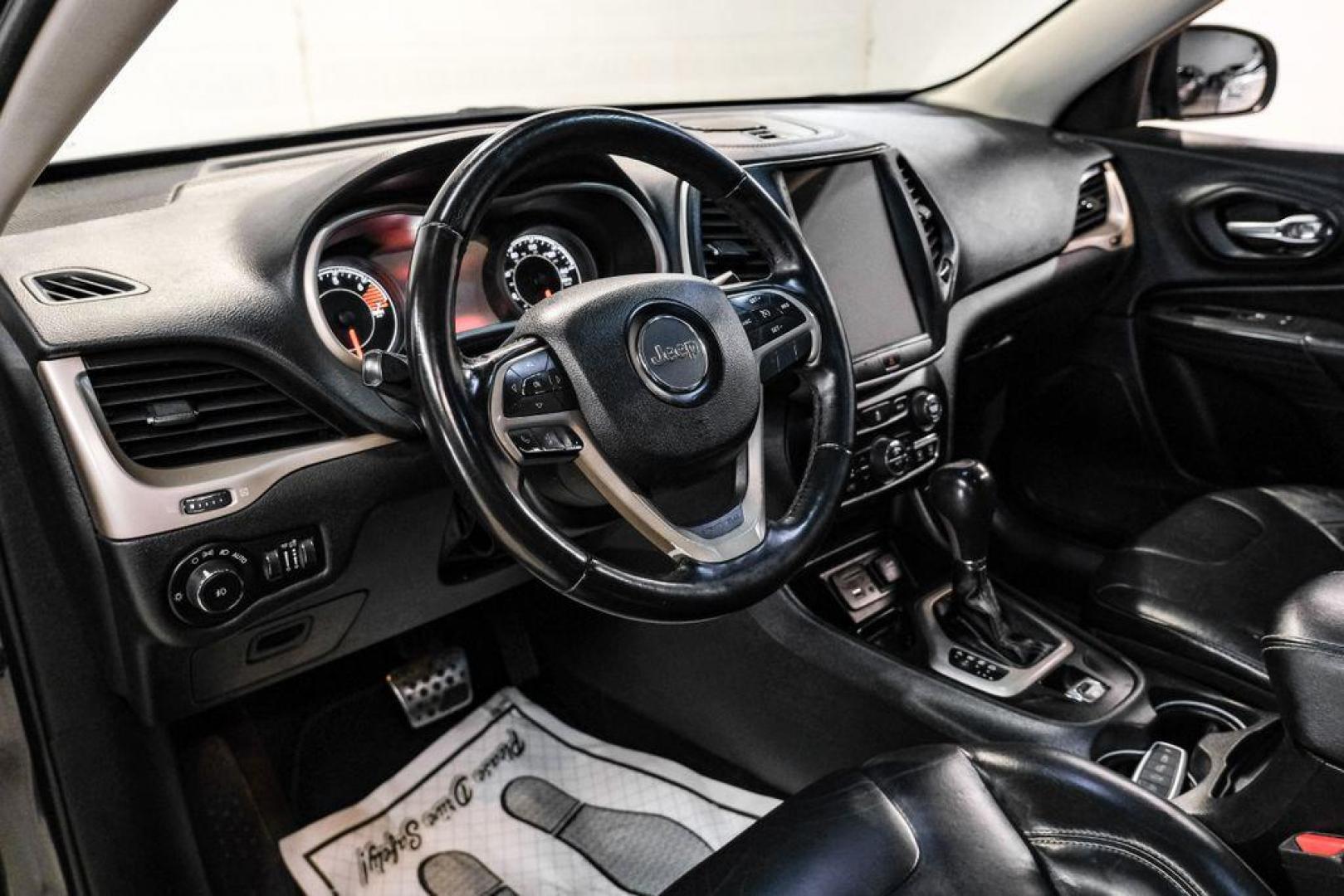 2017 Granite Crystal Metallic Clearcoat /Black Jeep Cherokee Limited (1C4PJLDB2HW) with an 2.4L 4-Cylinder SMPI SOHC engine, Automatic transmission, located at 15300 Midway Rd., Addison, TX, 75001, (972) 702-0011, 32.958321, -96.838074 - Photo#2