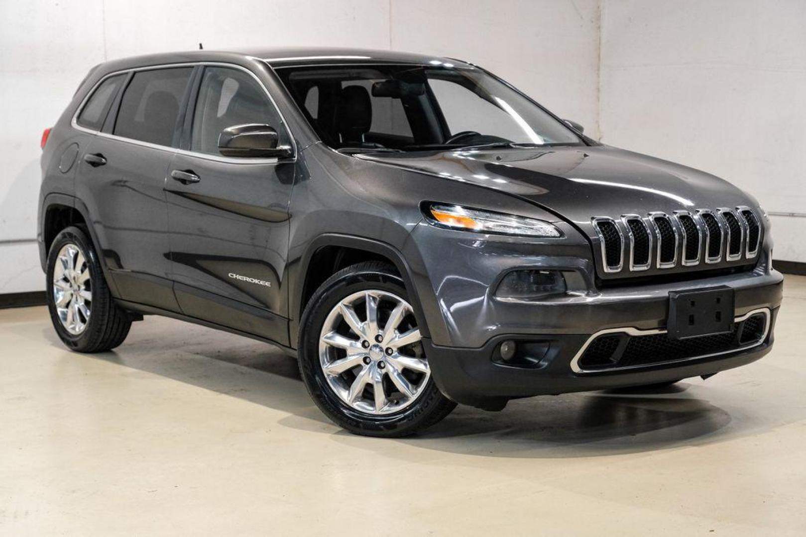 2017 Granite Crystal Metallic Clearcoat /Black Jeep Cherokee Limited (1C4PJLDB2HW) with an 2.4L 4-Cylinder SMPI SOHC engine, Automatic transmission, located at 15300 Midway Rd., Addison, TX, 75001, (972) 702-0011, 32.958321, -96.838074 - Photo#5