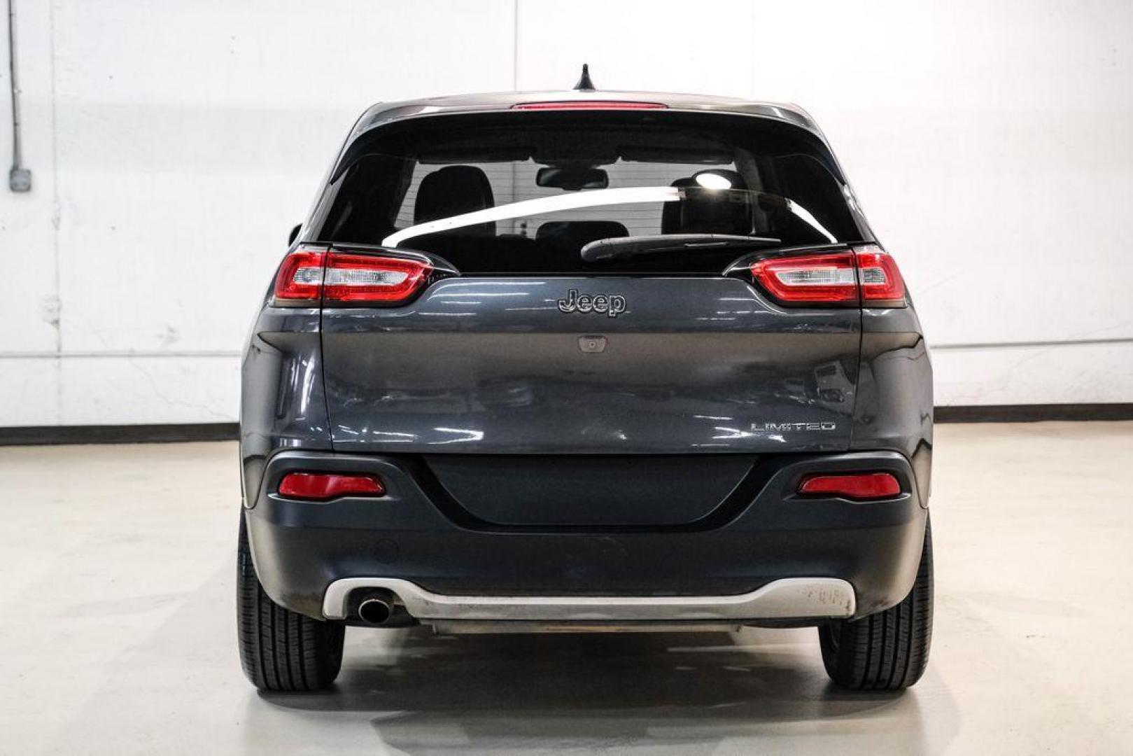 2017 Granite Crystal Metallic Clearcoat /Black Jeep Cherokee Limited (1C4PJLDB2HW) with an 2.4L 4-Cylinder SMPI SOHC engine, Automatic transmission, located at 15300 Midway Rd., Addison, TX, 75001, (972) 702-0011, 32.958321, -96.838074 - Photo#8