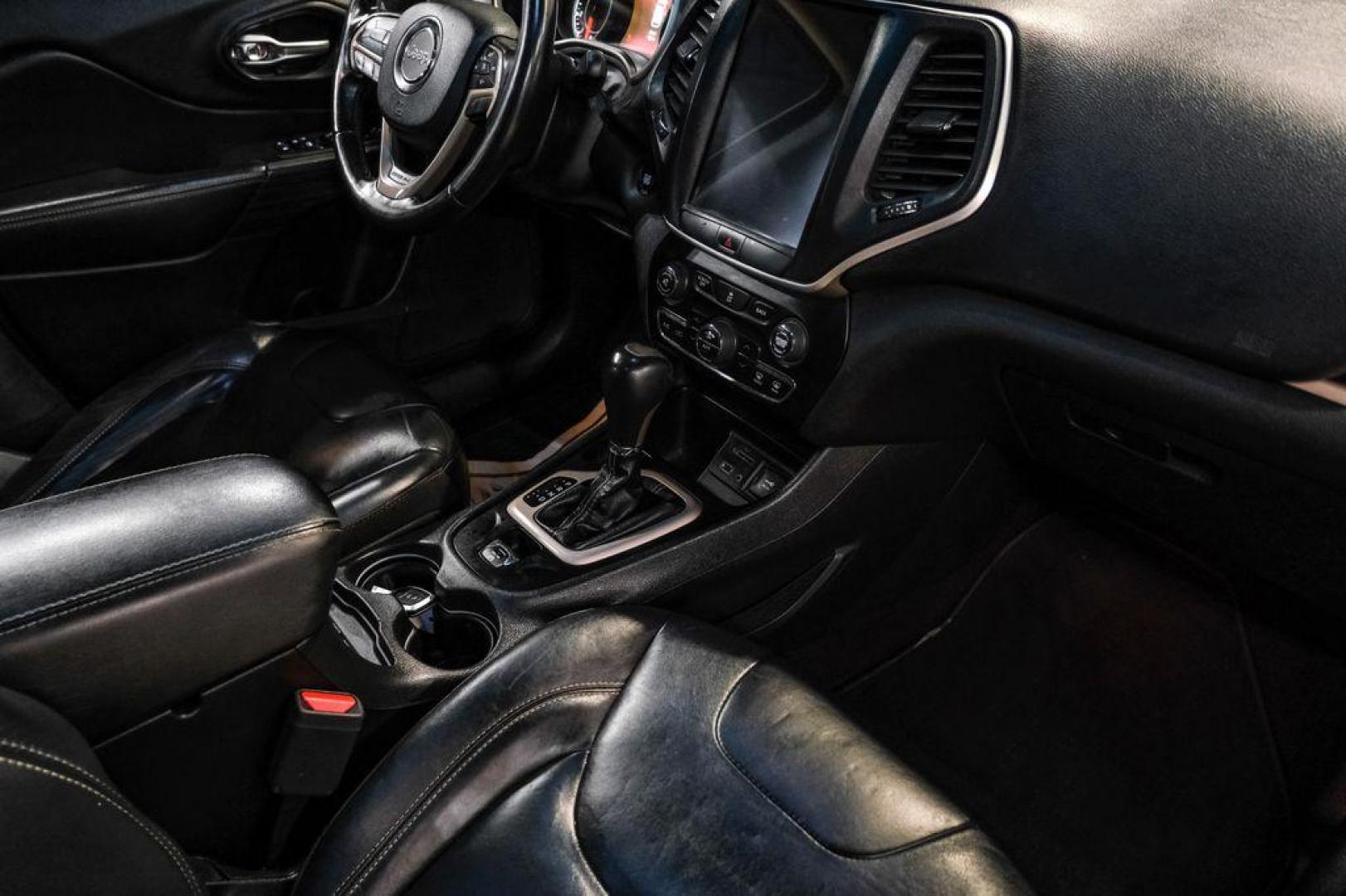 2017 Granite Crystal Metallic Clearcoat /Black Jeep Cherokee Limited (1C4PJLDB2HW) with an 2.4L 4-Cylinder SMPI SOHC engine, Automatic transmission, located at 15300 Midway Rd., Addison, TX, 75001, (972) 702-0011, 32.958321, -96.838074 - Photo#24