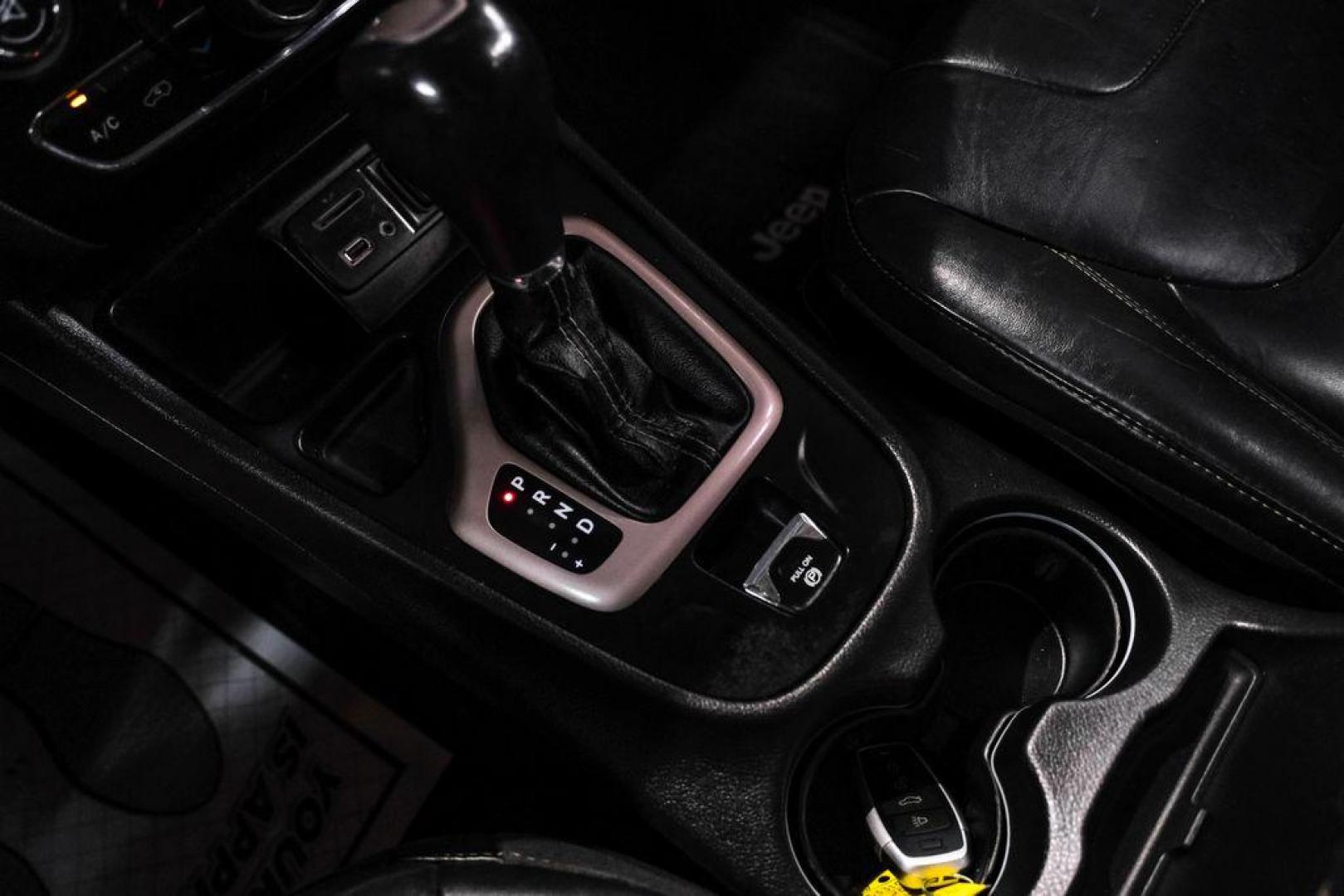 2017 Granite Crystal Metallic Clearcoat /Black Jeep Cherokee Limited (1C4PJLDB2HW) with an 2.4L 4-Cylinder SMPI SOHC engine, Automatic transmission, located at 15300 Midway Rd., Addison, TX, 75001, (972) 702-0011, 32.958321, -96.838074 - Photo#26