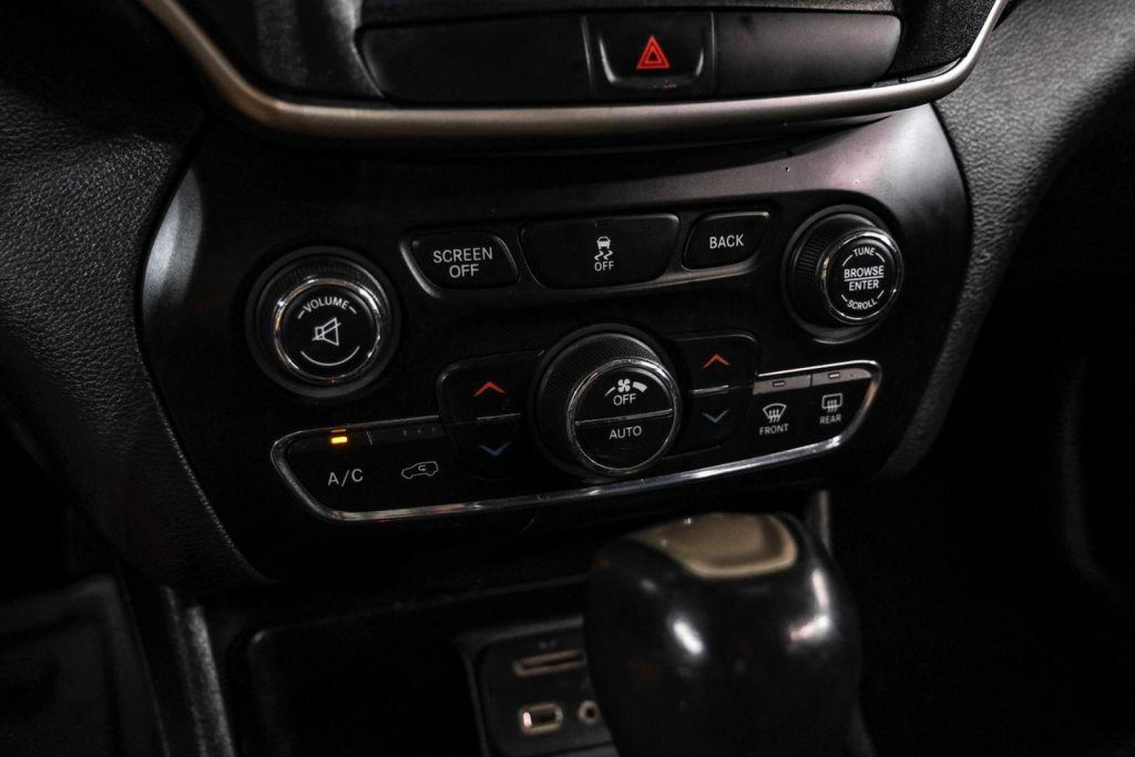 2017 Granite Crystal Metallic Clearcoat /Black Jeep Cherokee Limited (1C4PJLDB2HW) with an 2.4L 4-Cylinder SMPI SOHC engine, Automatic transmission, located at 15300 Midway Rd., Addison, TX, 75001, (972) 702-0011, 32.958321, -96.838074 - Photo#27