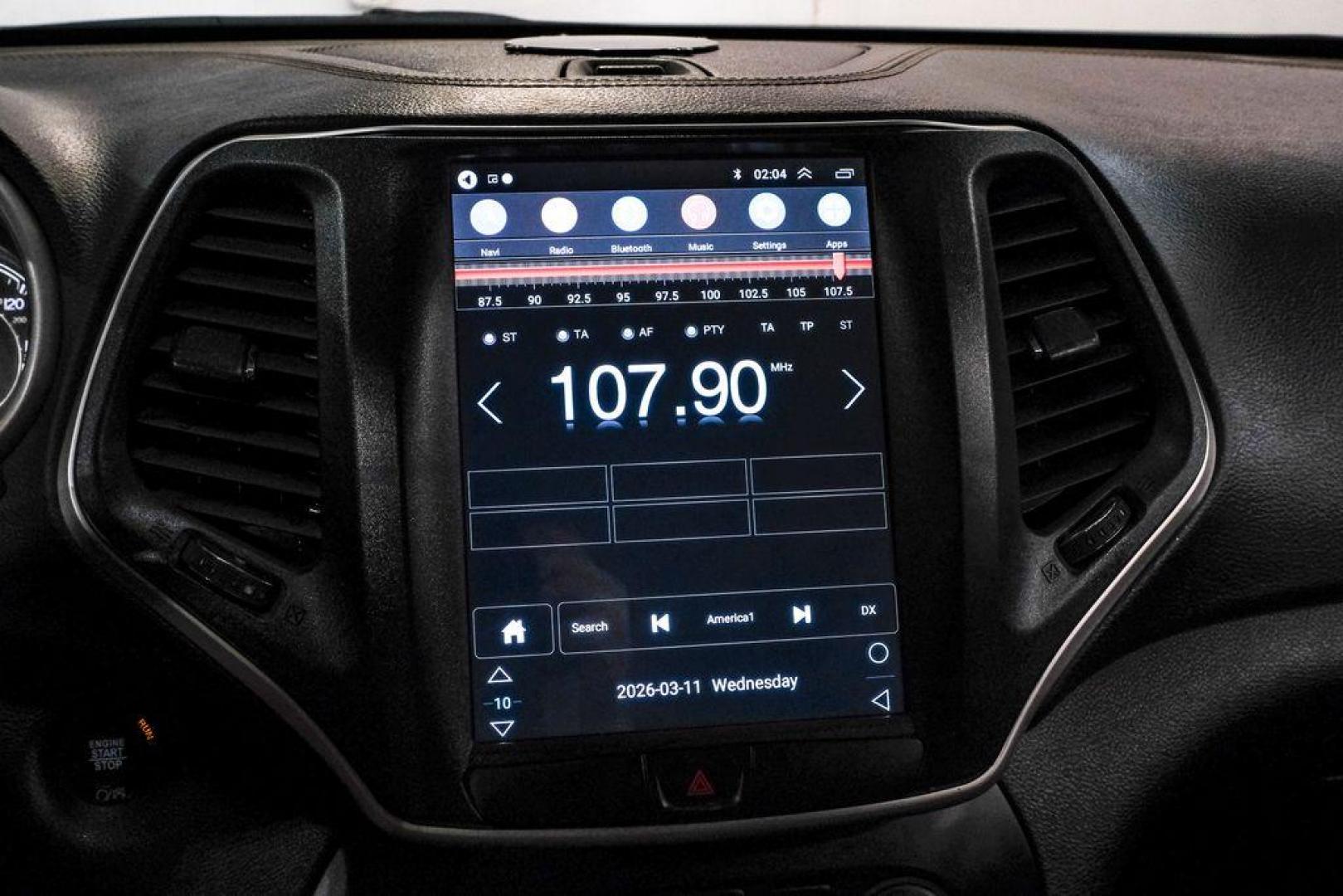 2017 Granite Crystal Metallic Clearcoat /Black Jeep Cherokee Limited (1C4PJLDB2HW) with an 2.4L 4-Cylinder SMPI SOHC engine, Automatic transmission, located at 15300 Midway Rd., Addison, TX, 75001, (972) 702-0011, 32.958321, -96.838074 - Photo#28