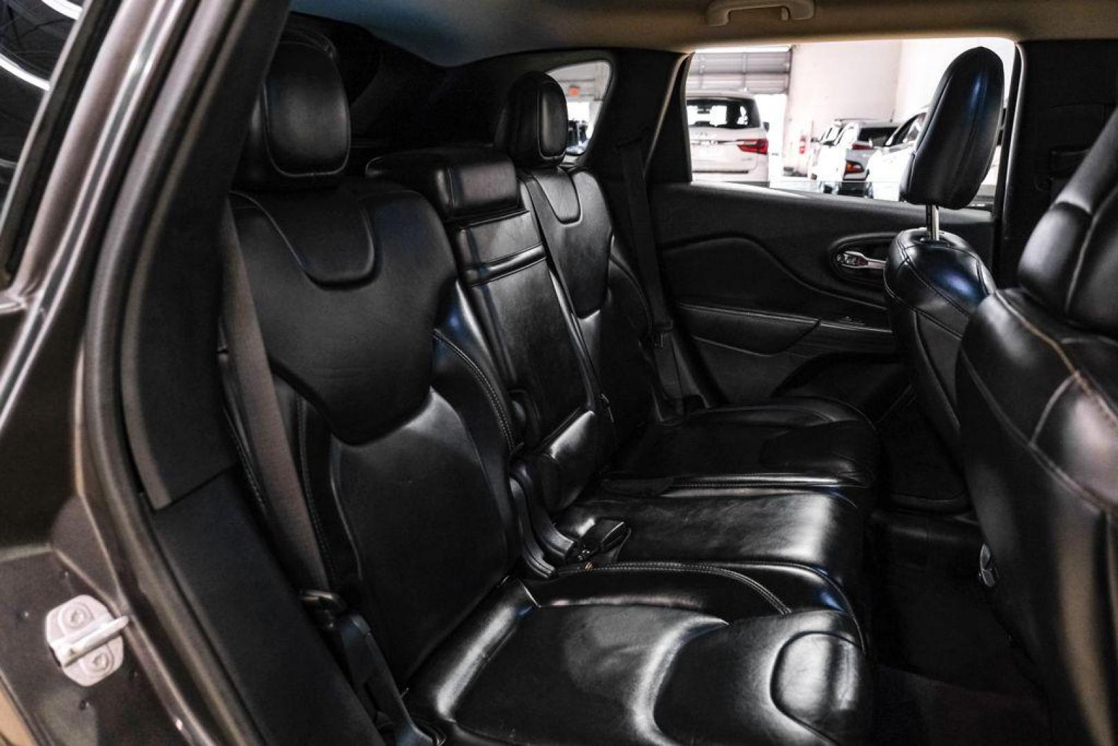 2017 Granite Crystal Metallic Clearcoat /Black Jeep Cherokee Limited (1C4PJLDB2HW) with an 2.4L 4-Cylinder SMPI SOHC engine, Automatic transmission, located at 15300 Midway Rd., Addison, TX, 75001, (972) 702-0011, 32.958321, -96.838074 - Photo#34