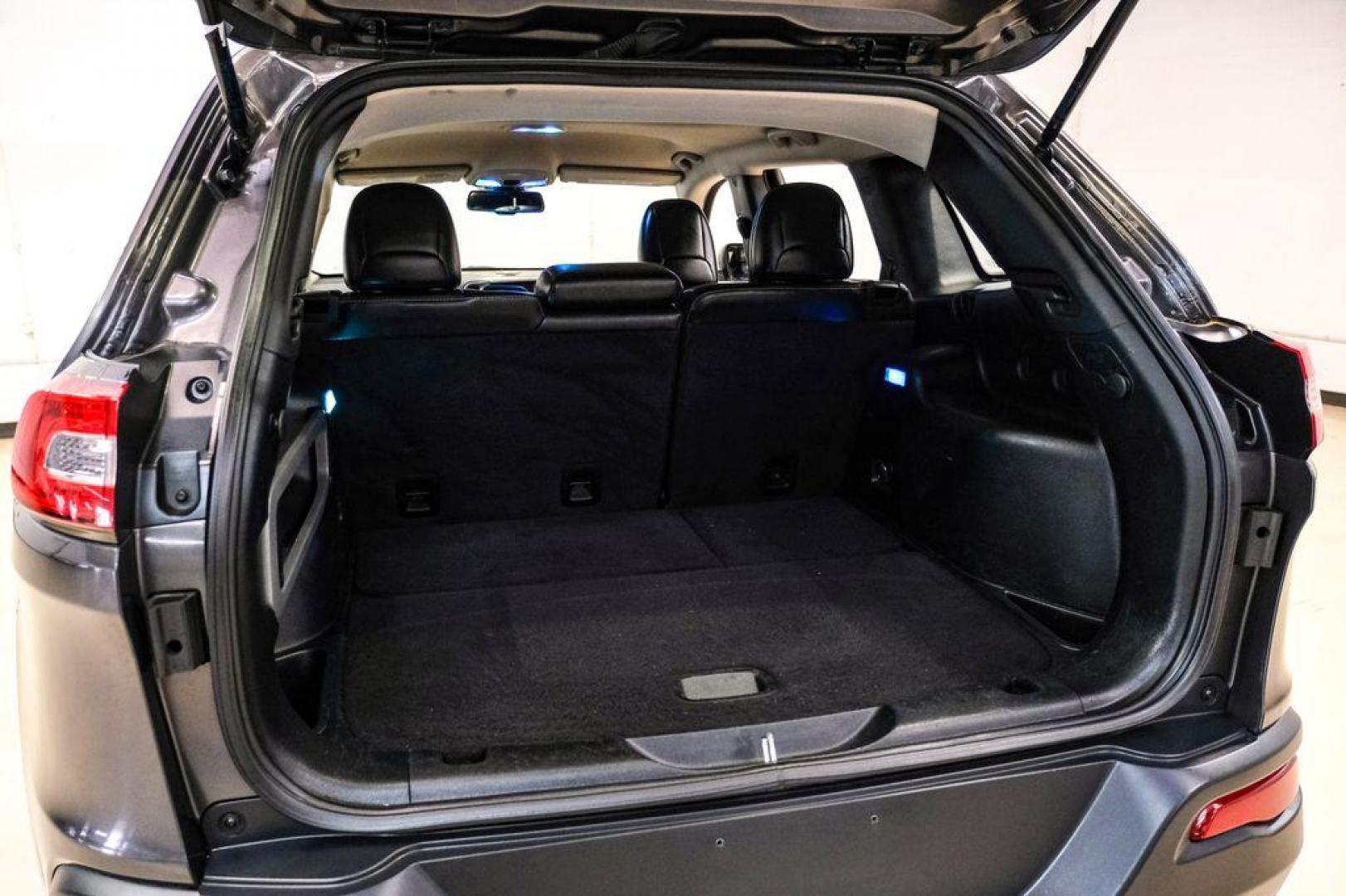 2017 Granite Crystal Metallic Clearcoat /Black Jeep Cherokee Limited (1C4PJLDB2HW) with an 2.4L 4-Cylinder SMPI SOHC engine, Automatic transmission, located at 15300 Midway Rd., Addison, TX, 75001, (972) 702-0011, 32.958321, -96.838074 - Photo#51