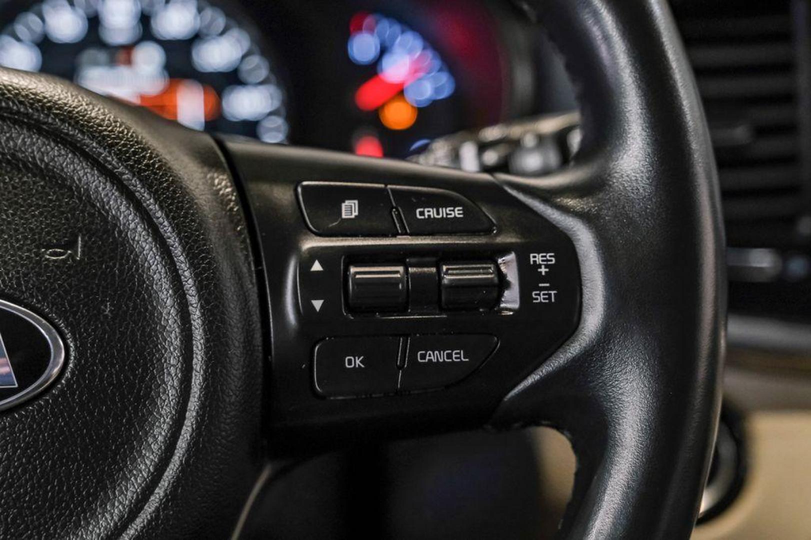 2017 Snow White Pearl /Stone Beige Kia Sorento EX (5XYPH4A52HG) with an 3.3L DOHC engine, Automatic transmission, located at 15300 Midway Rd., Addison, TX, 75001, (972) 702-0011, 32.958321, -96.838074 - Photo#18