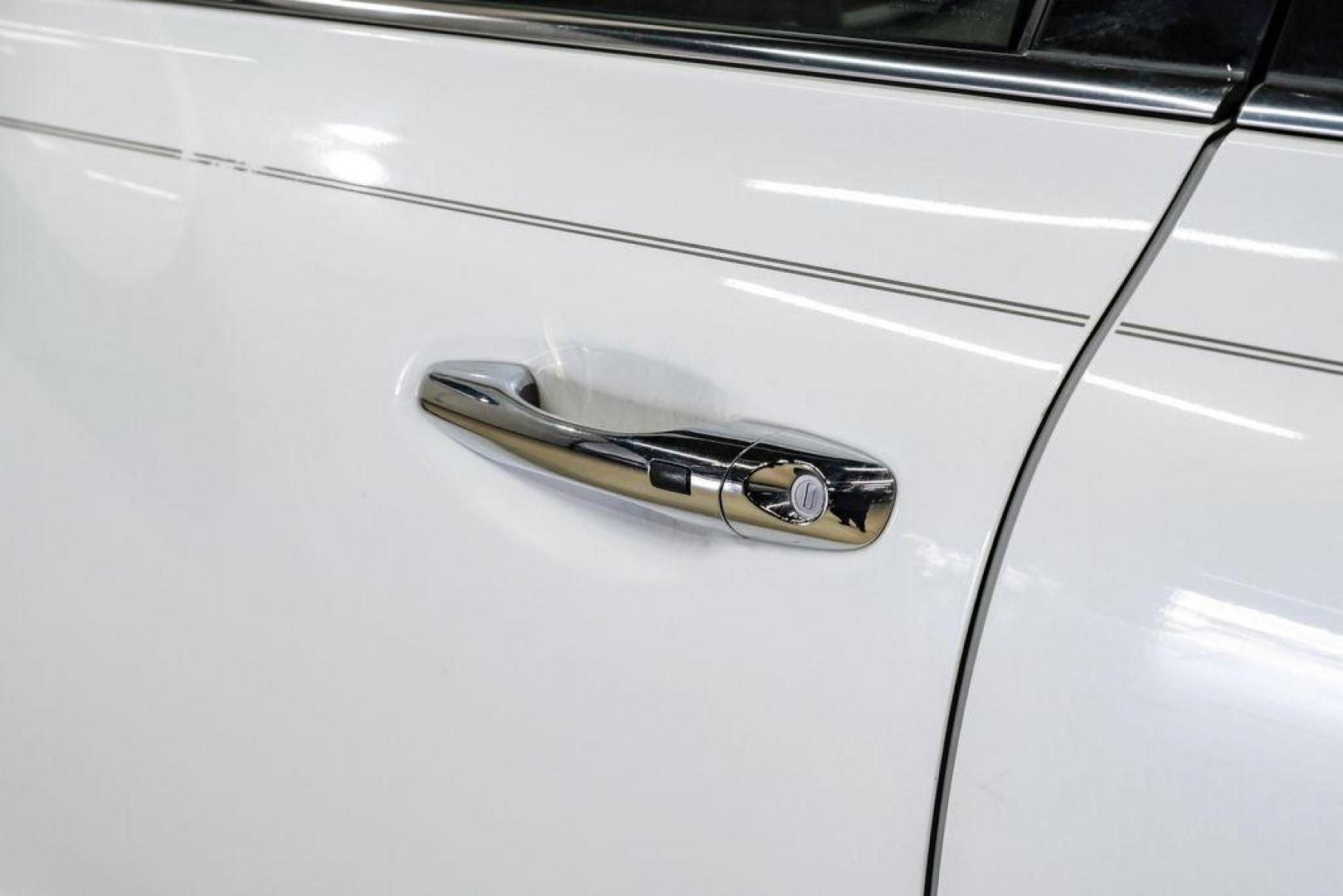 2017 Snow White Pearl /Stone Beige Kia Sorento EX (5XYPH4A52HG) with an 3.3L DOHC engine, Automatic transmission, located at 15300 Midway Rd., Addison, TX, 75001, (972) 702-0011, 32.958321, -96.838074 - Photo#41