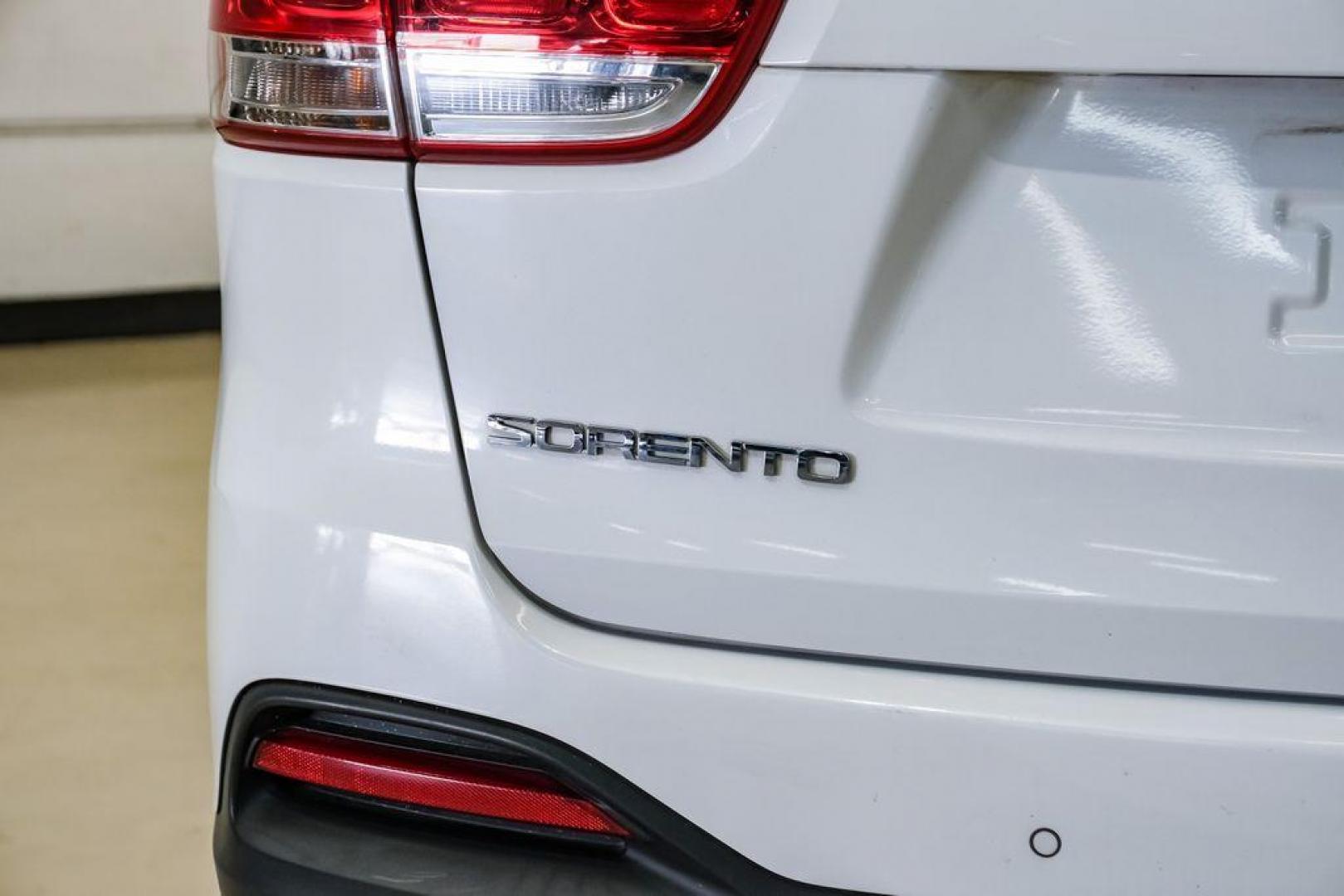 2017 Snow White Pearl /Stone Beige Kia Sorento EX (5XYPH4A52HG) with an 3.3L DOHC engine, Automatic transmission, located at 15300 Midway Rd., Addison, TX, 75001, (972) 702-0011, 32.958321, -96.838074 - Photo#48