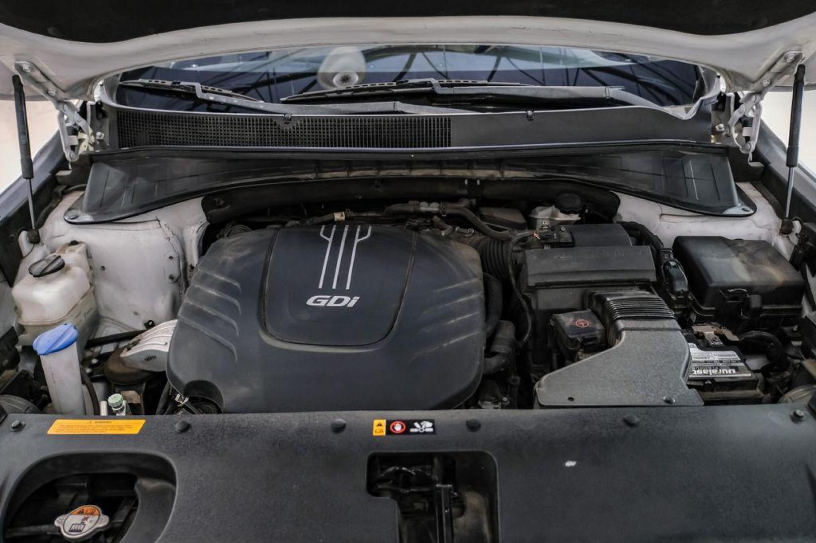 2017 Snow White Pearl /Stone Beige Kia Sorento EX (5XYPH4A52HG) with an 3.3L DOHC engine, Automatic transmission, located at 15300 Midway Rd., Addison, TX, 75001, (972) 702-0011, 32.958321, -96.838074 - Photo#50