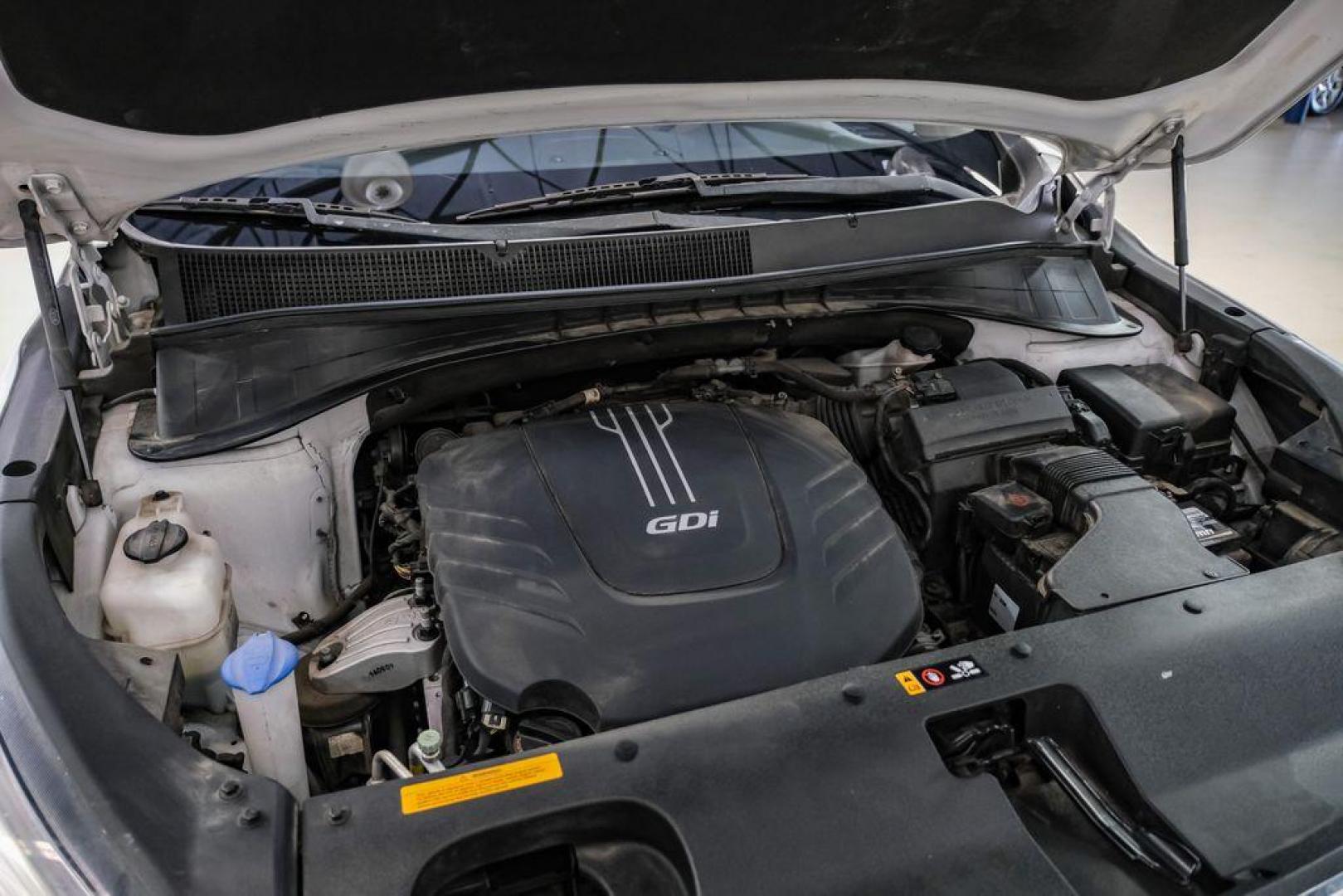 2017 Snow White Pearl /Stone Beige Kia Sorento EX (5XYPH4A52HG) with an 3.3L DOHC engine, Automatic transmission, located at 15300 Midway Rd., Addison, TX, 75001, (972) 702-0011, 32.958321, -96.838074 - Photo#51