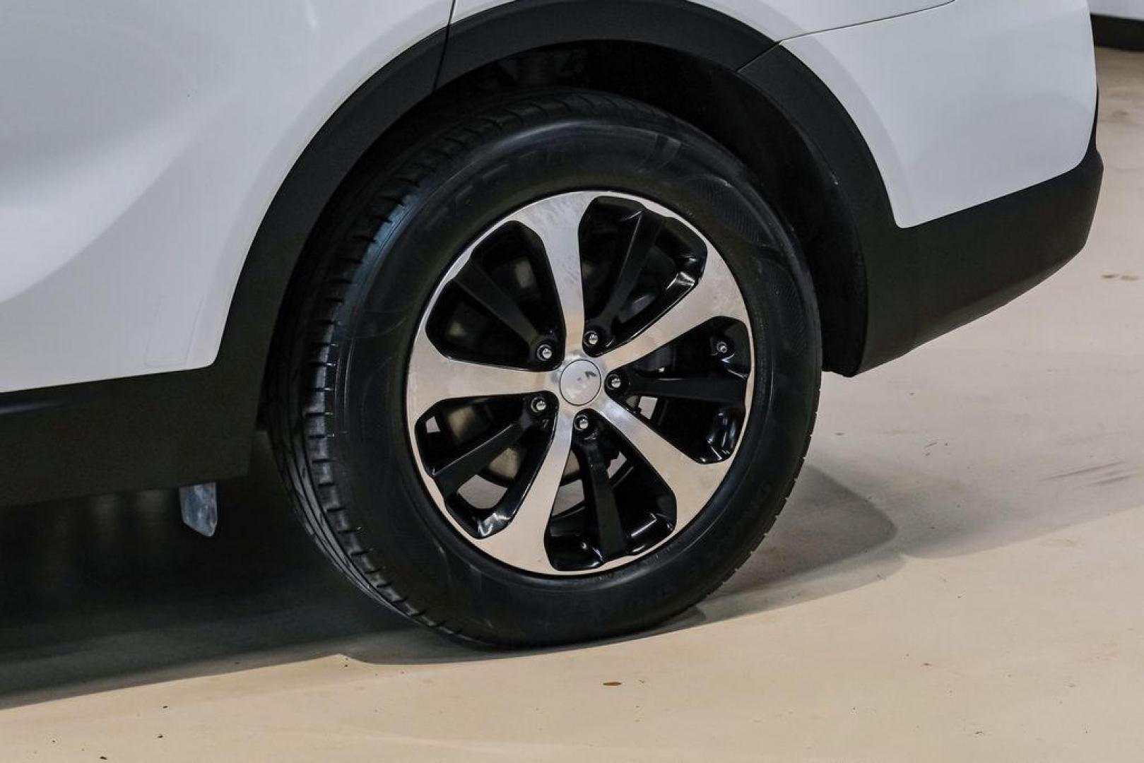 2017 Snow White Pearl /Stone Beige Kia Sorento EX (5XYPH4A52HG) with an 3.3L DOHC engine, Automatic transmission, located at 15300 Midway Rd., Addison, TX, 75001, (972) 702-0011, 32.958321, -96.838074 - Photo#58