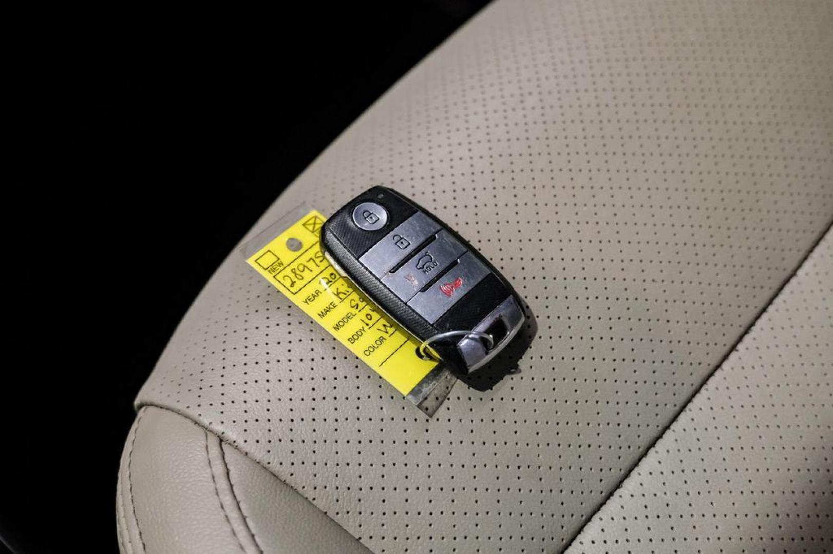 2017 Snow White Pearl /Stone Beige Kia Sorento EX (5XYPH4A52HG) with an 3.3L DOHC engine, Automatic transmission, located at 15300 Midway Rd., Addison, TX, 75001, (972) 702-0011, 32.958321, -96.838074 - Photo#59