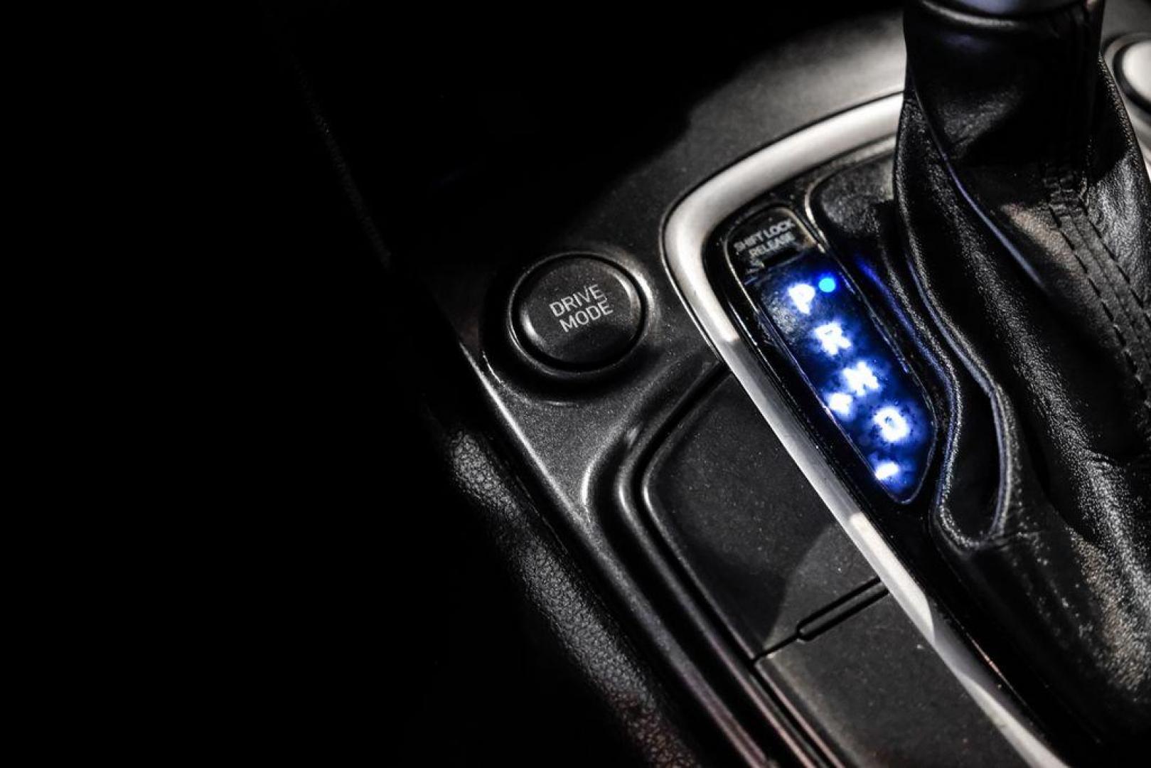 2019 White /Black Hyundai Kona SE (KM8K1CAA4KU) with an I4 engine, Automatic transmission, located at 15300 Midway Rd., Addison, TX, 75001, (972) 702-0011, 32.958321, -96.838074 - Photo#21