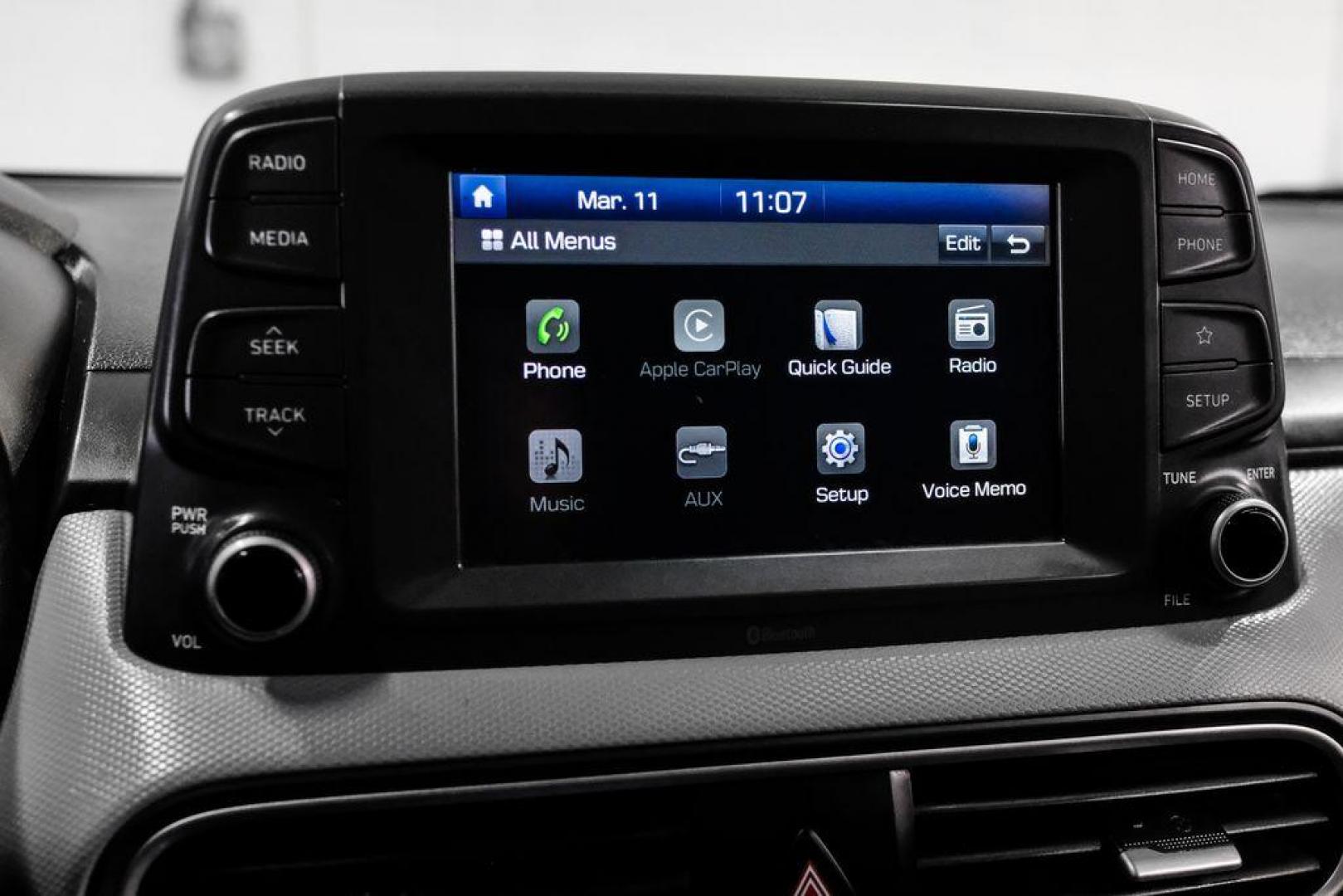 2019 White /Black Hyundai Kona SE (KM8K1CAA4KU) with an I4 engine, Automatic transmission, located at 15300 Midway Rd., Addison, TX, 75001, (972) 702-0011, 32.958321, -96.838074 - Photo#25