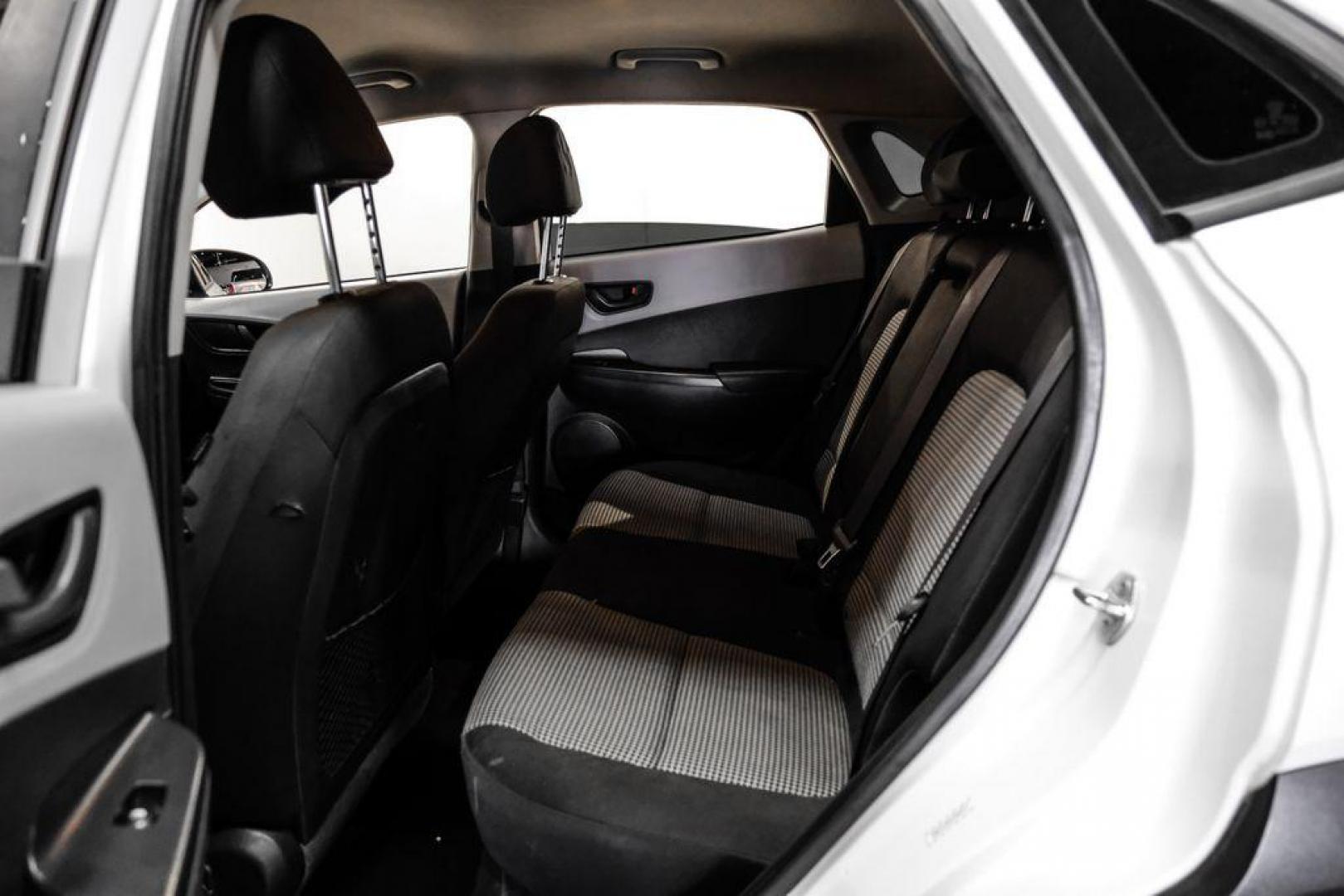 2019 White /Black Hyundai Kona SE (KM8K1CAA4KU) with an I4 engine, Automatic transmission, located at 15300 Midway Rd., Addison, TX, 75001, (972) 702-0011, 32.958321, -96.838074 - Photo#34