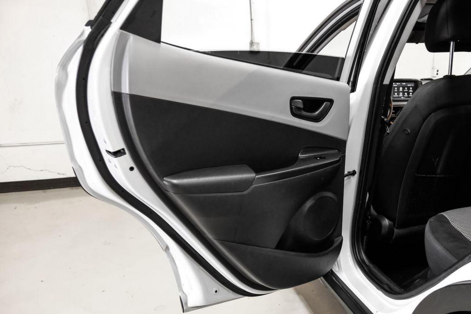 2019 White /Black Hyundai Kona SE (KM8K1CAA4KU) with an I4 engine, Automatic transmission, located at 15300 Midway Rd., Addison, TX, 75001, (972) 702-0011, 32.958321, -96.838074 - Photo#41