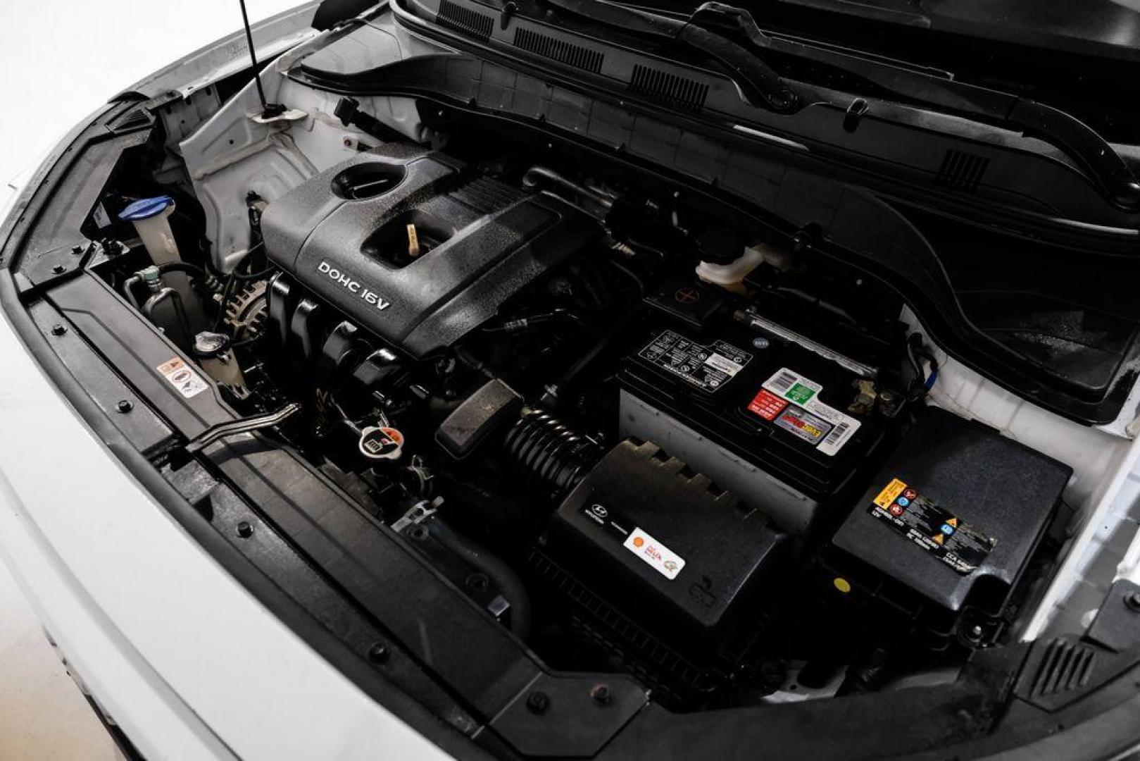 2019 White /Black Hyundai Kona SE (KM8K1CAA4KU) with an I4 engine, Automatic transmission, located at 15300 Midway Rd., Addison, TX, 75001, (972) 702-0011, 32.958321, -96.838074 - Photo#45