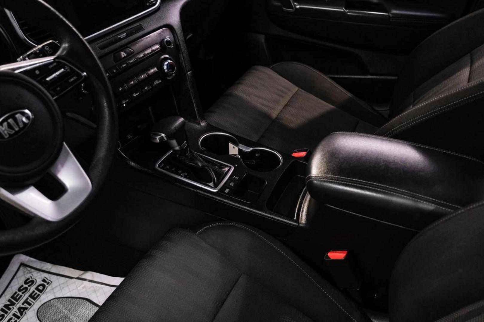 2020 Clear White /Black Kia Sportage LX (KNDPMCAC1L7) with an 2.4L I4 DGI DOHC 16V engine, Automatic transmission, located at 15300 Midway Rd., Addison, TX, 75001, (972) 702-0011, 32.958321, -96.838074 - Photo#23