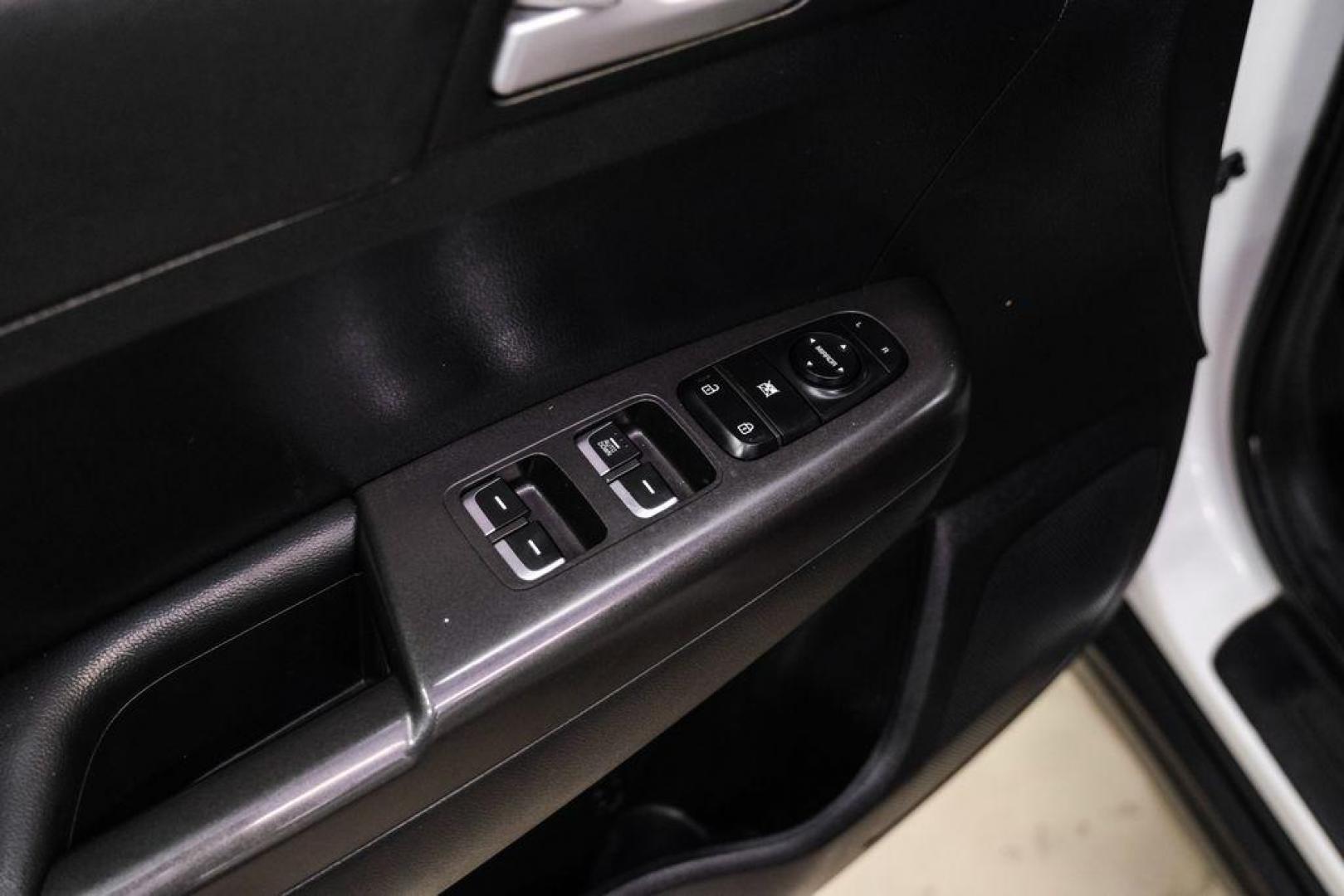 2020 Clear White /Black Kia Sportage LX (KNDPMCAC1L7) with an 2.4L I4 DGI DOHC 16V engine, Automatic transmission, located at 15300 Midway Rd., Addison, TX, 75001, (972) 702-0011, 32.958321, -96.838074 - Photo#42