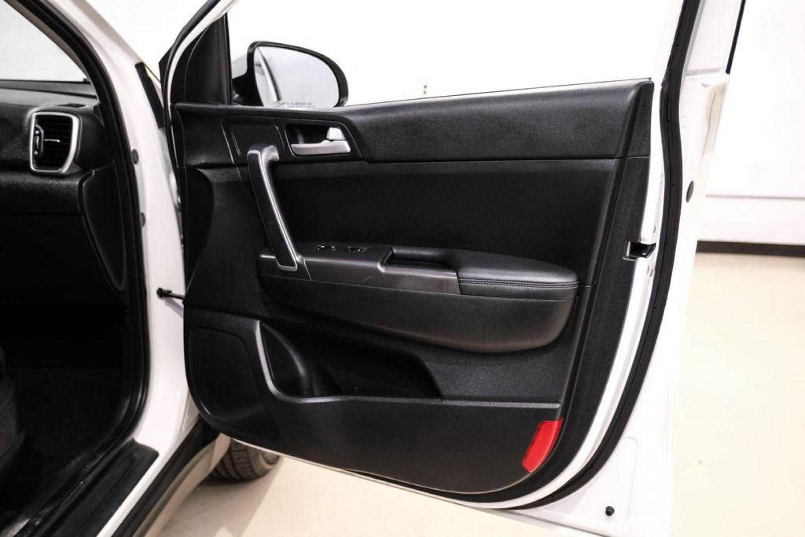 2020 Clear White /Black Kia Sportage LX (KNDPMCAC1L7) with an 2.4L I4 DGI DOHC 16V engine, Automatic transmission, located at 15300 Midway Rd., Addison, TX, 75001, (972) 702-0011, 32.958321, -96.838074 - Photo#43