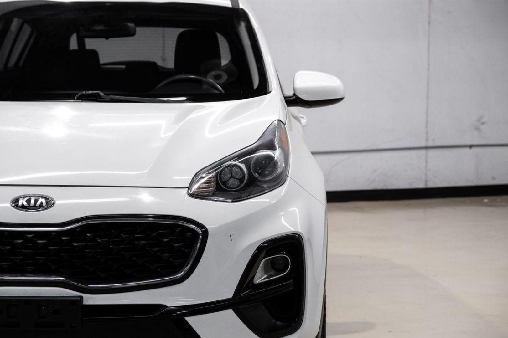 2020 Clear White /Black Kia Sportage LX (KNDPMCAC1L7) with an 2.4L I4 DGI DOHC 16V engine, Automatic transmission, located at 15300 Midway Rd., Addison, TX, 75001, (972) 702-0011, 32.958321, -96.838074 - Photo#46