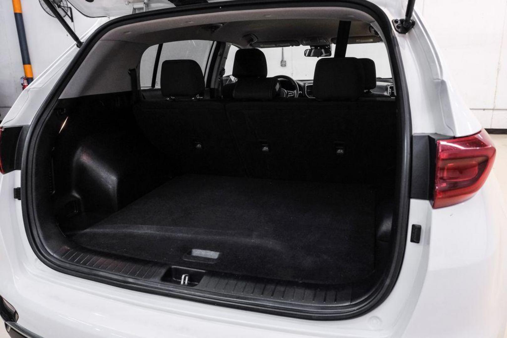 2020 Clear White /Black Kia Sportage LX (KNDPMCAC1L7) with an 2.4L I4 DGI DOHC 16V engine, Automatic transmission, located at 15300 Midway Rd., Addison, TX, 75001, (972) 702-0011, 32.958321, -96.838074 - Photo#51