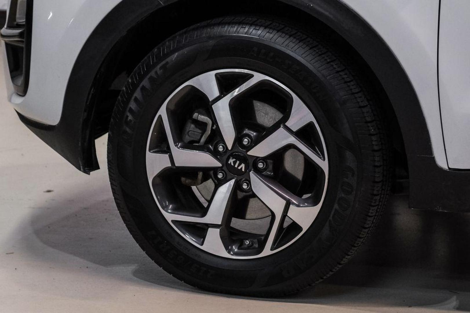 2020 Clear White /Black Kia Sportage LX (KNDPMCAC1L7) with an 2.4L I4 DGI DOHC 16V engine, Automatic transmission, located at 15300 Midway Rd., Addison, TX, 75001, (972) 702-0011, 32.958321, -96.838074 - Photo#53