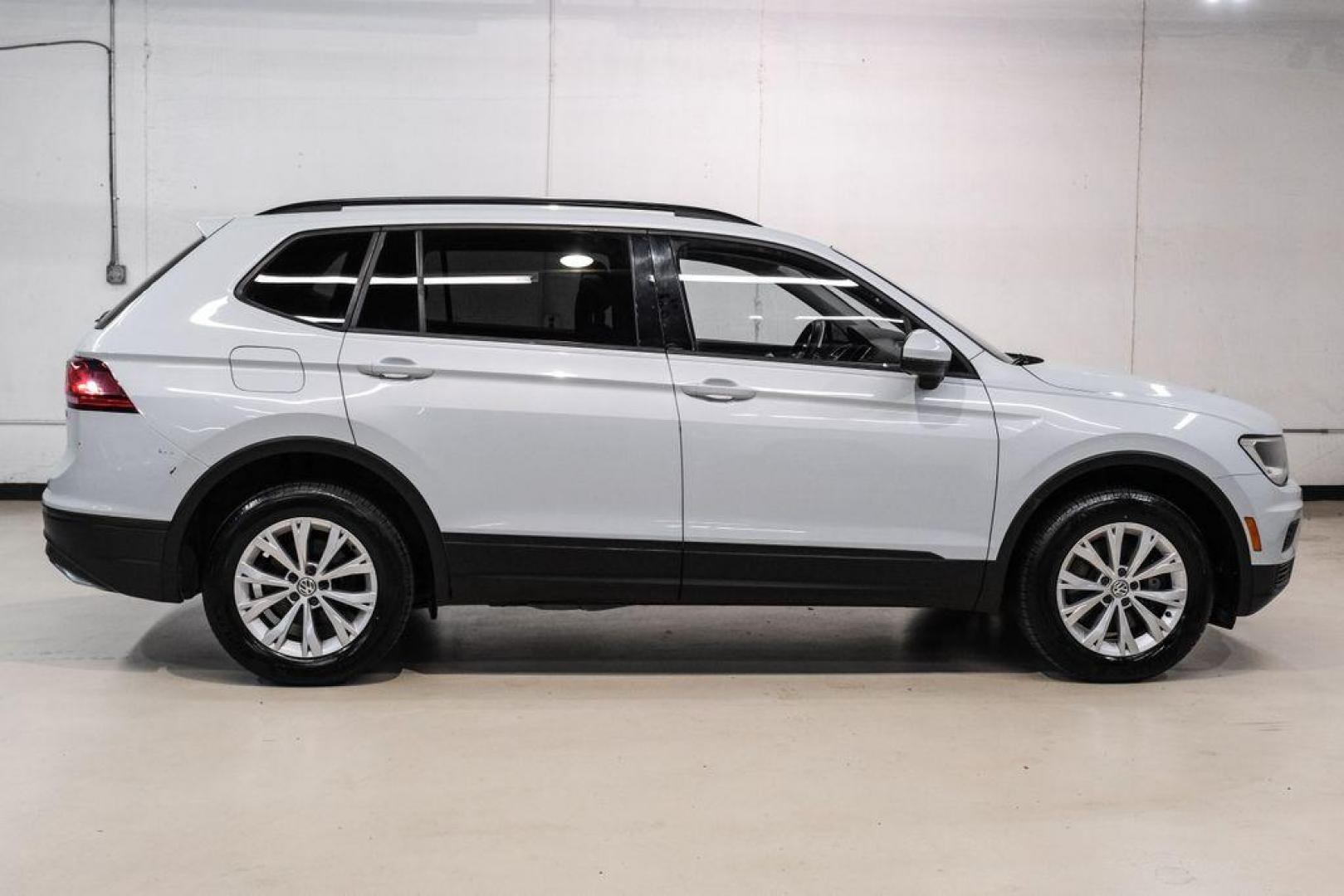 2018 White Silver /Titan Black Volkswagen Tiguan 2.0T S (3VV1B7AX8JM) with an 2.0L TSI DOHC engine, Automatic transmission, located at 15300 Midway Rd., Addison, TX, 75001, (972) 702-0011, 32.958321, -96.838074 - Photo#6