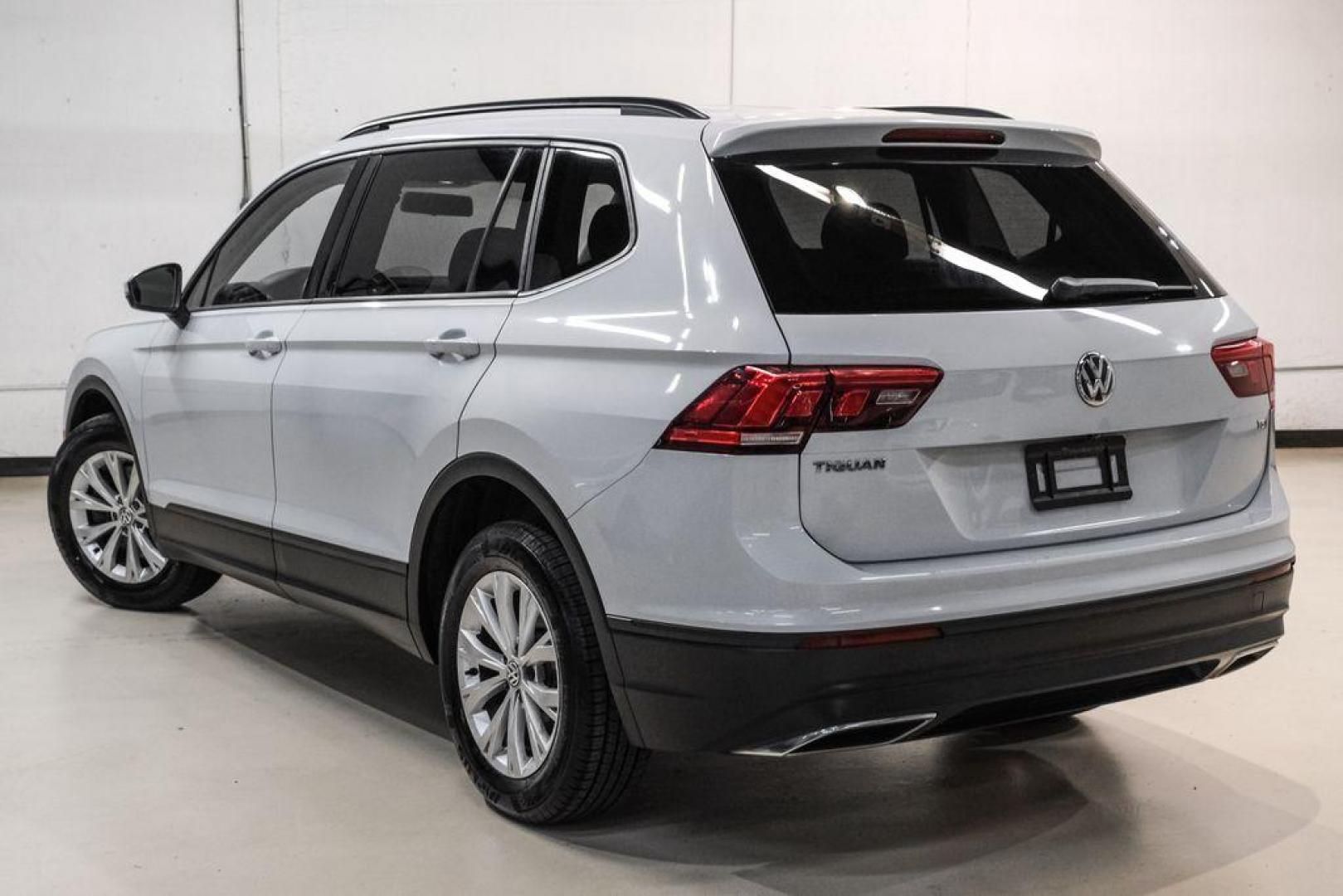 2018 White Silver /Titan Black Volkswagen Tiguan 2.0T S (3VV1B7AX8JM) with an 2.0L TSI DOHC engine, Automatic transmission, located at 15300 Midway Rd., Addison, TX, 75001, (972) 702-0011, 32.958321, -96.838074 - Photo#9