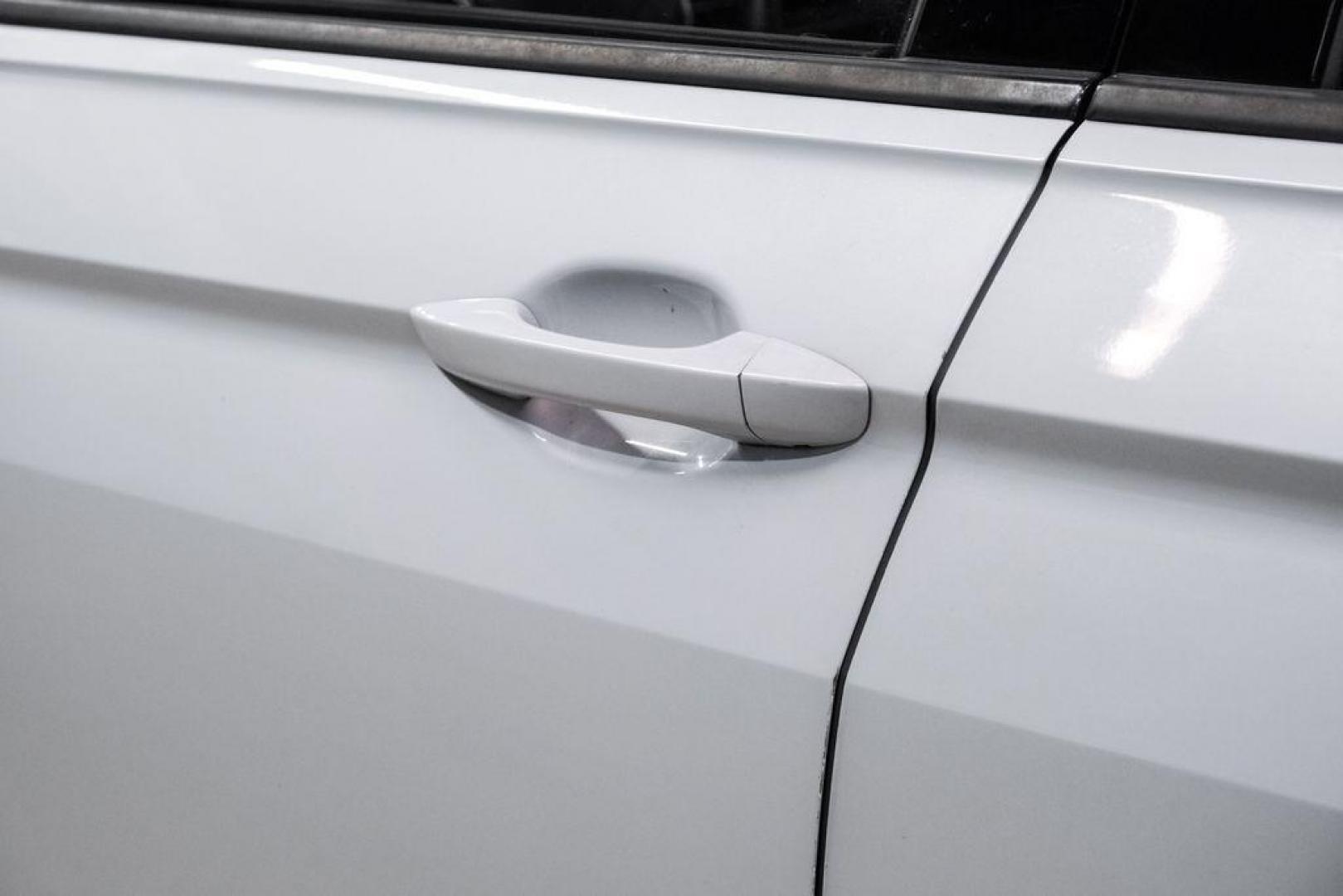 2018 White Silver /Titan Black Volkswagen Tiguan 2.0T S (3VV1B7AX8JM) with an 2.0L TSI DOHC engine, Automatic transmission, located at 15300 Midway Rd., Addison, TX, 75001, (972) 702-0011, 32.958321, -96.838074 - Photo#33