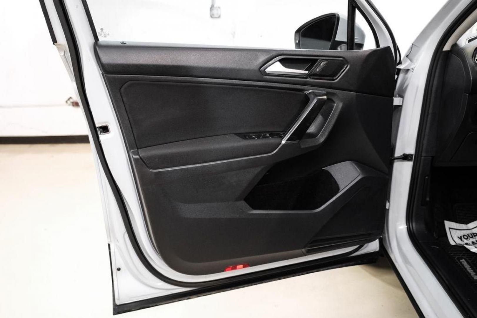 2018 White Silver /Titan Black Volkswagen Tiguan 2.0T S (3VV1B7AX8JM) with an 2.0L TSI DOHC engine, Automatic transmission, located at 15300 Midway Rd., Addison, TX, 75001, (972) 702-0011, 32.958321, -96.838074 - Photo#35