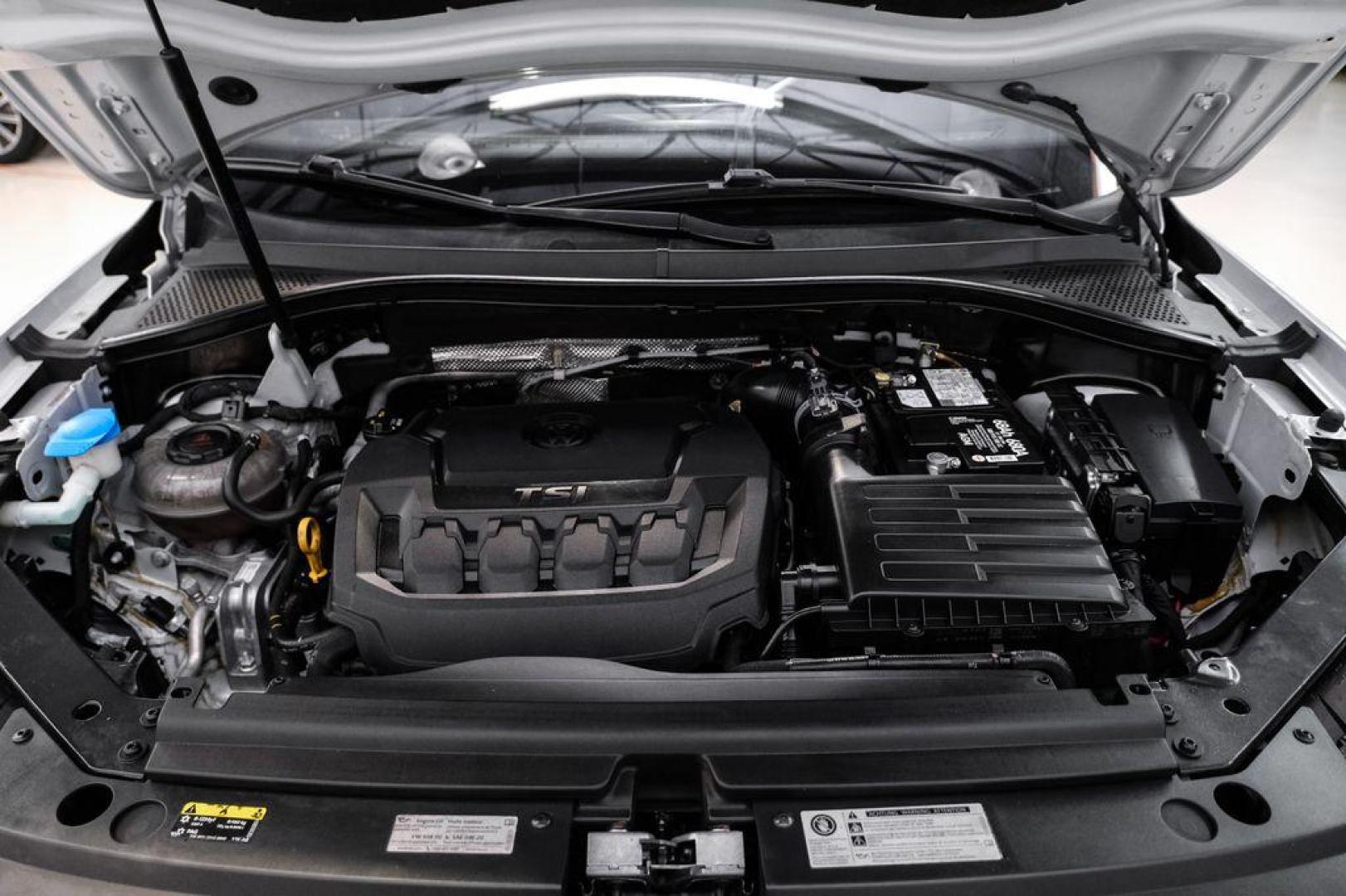 2018 White Silver /Titan Black Volkswagen Tiguan 2.0T S (3VV1B7AX8JM) with an 2.0L TSI DOHC engine, Automatic transmission, located at 15300 Midway Rd., Addison, TX, 75001, (972) 702-0011, 32.958321, -96.838074 - Photo#43